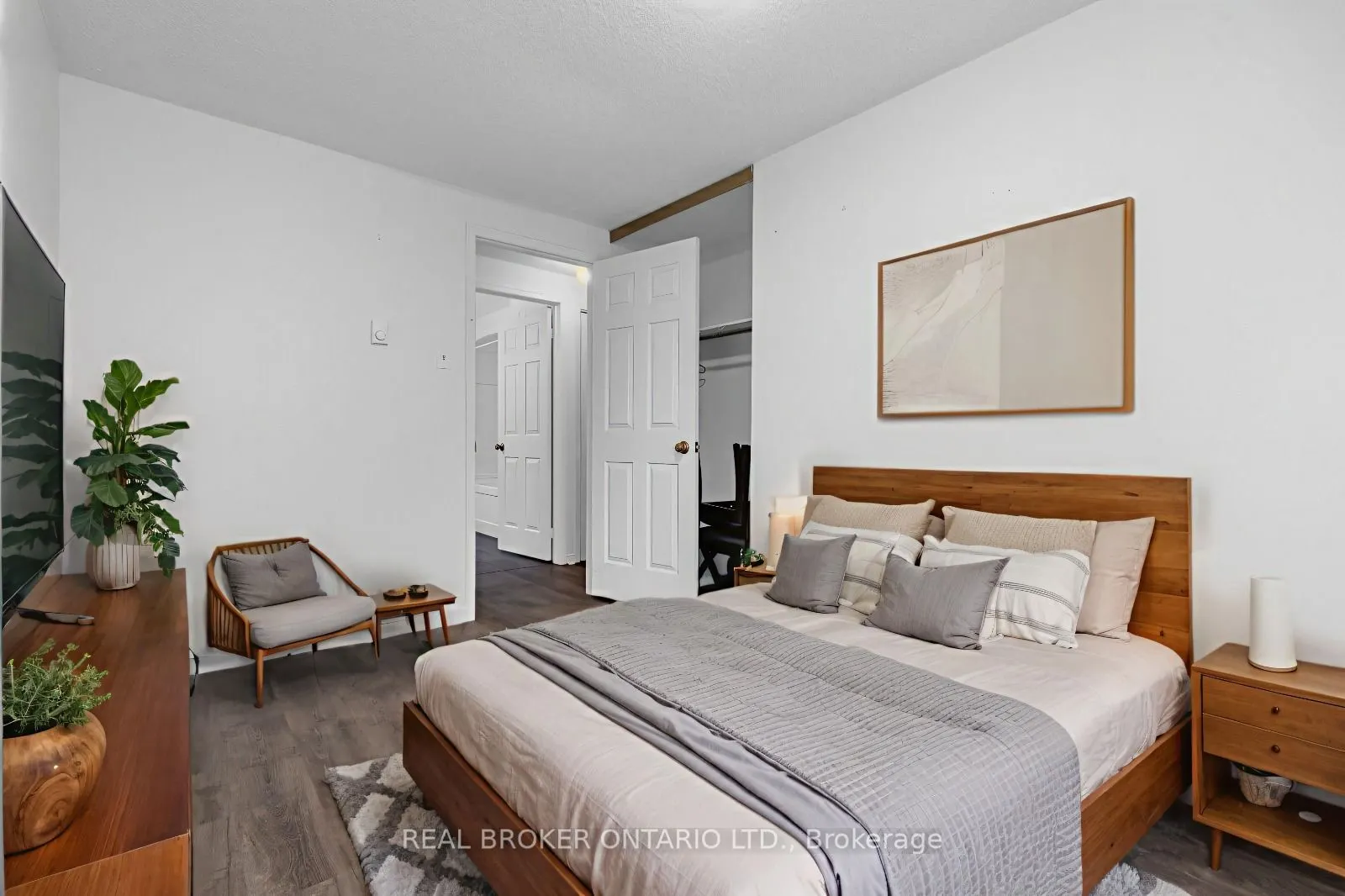 8 Maple Leaf Terrace