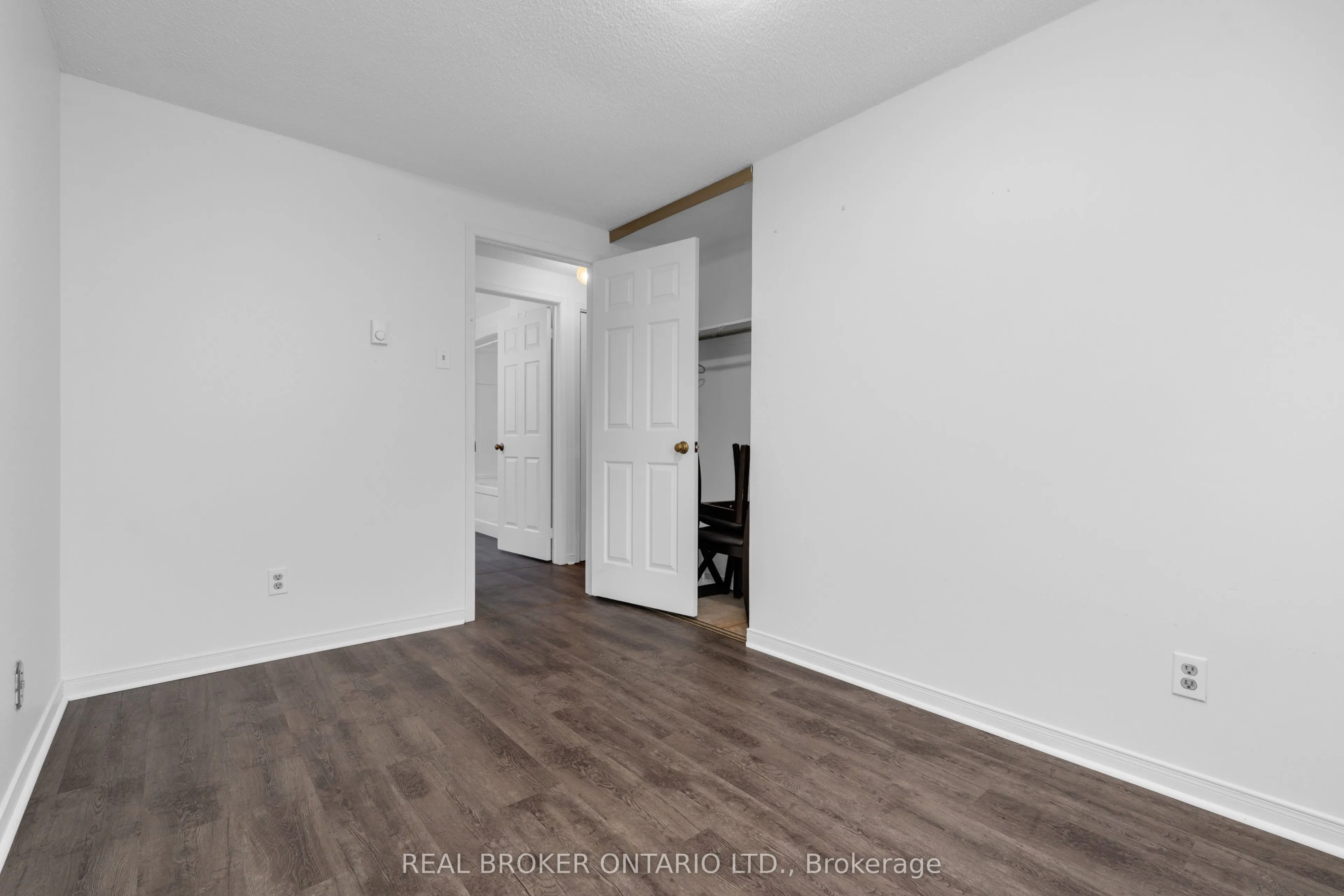 8 Maple Leaf Terrace