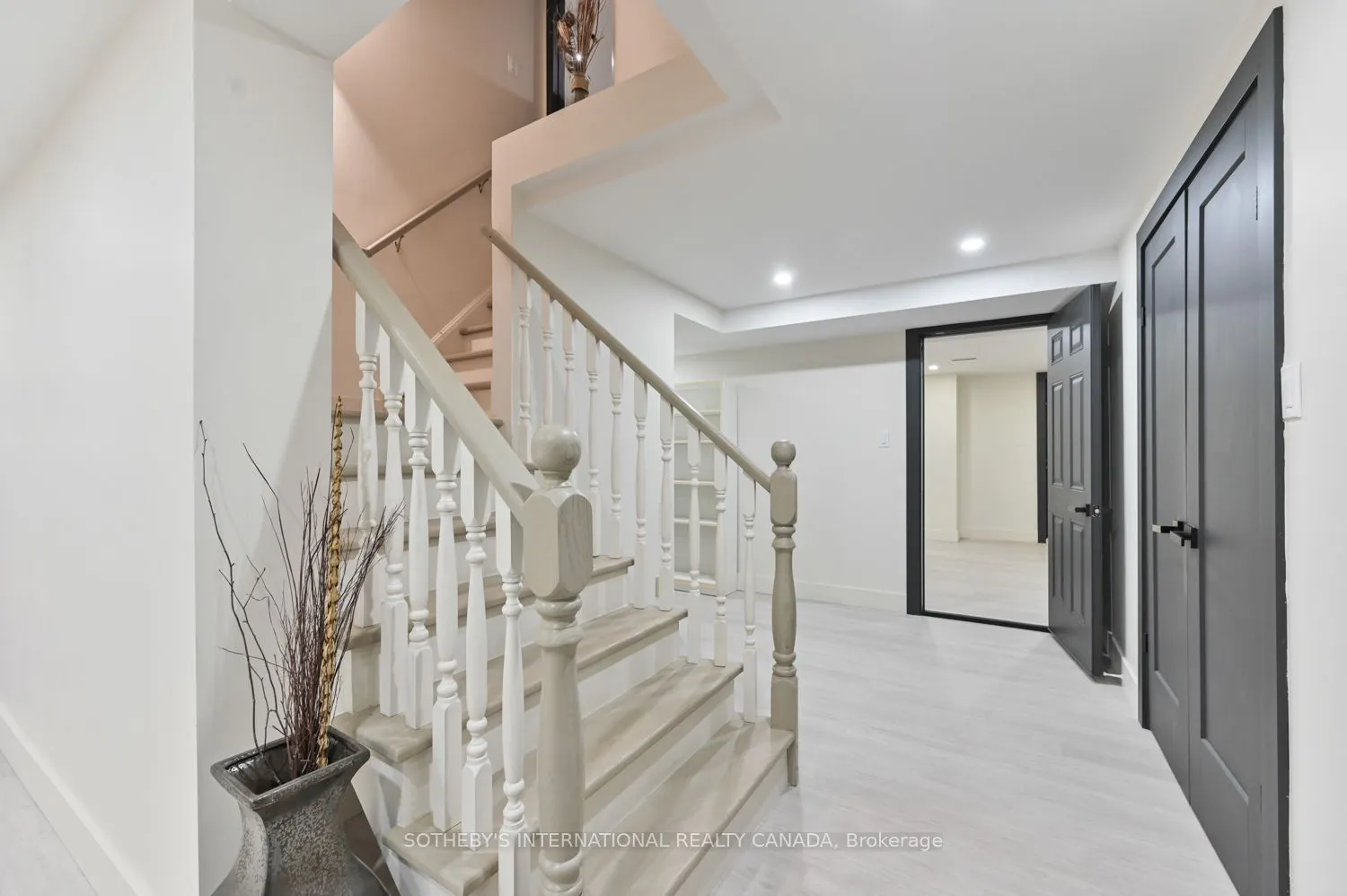 23 Hill Farm Road