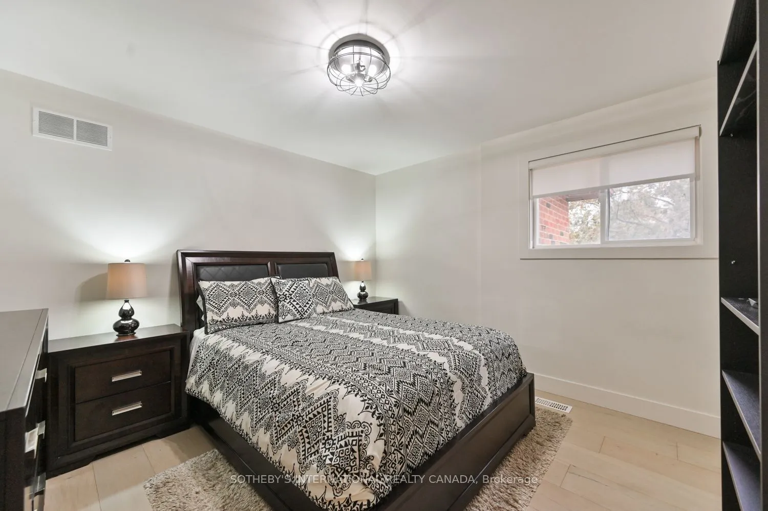 23 Hill Farm Road