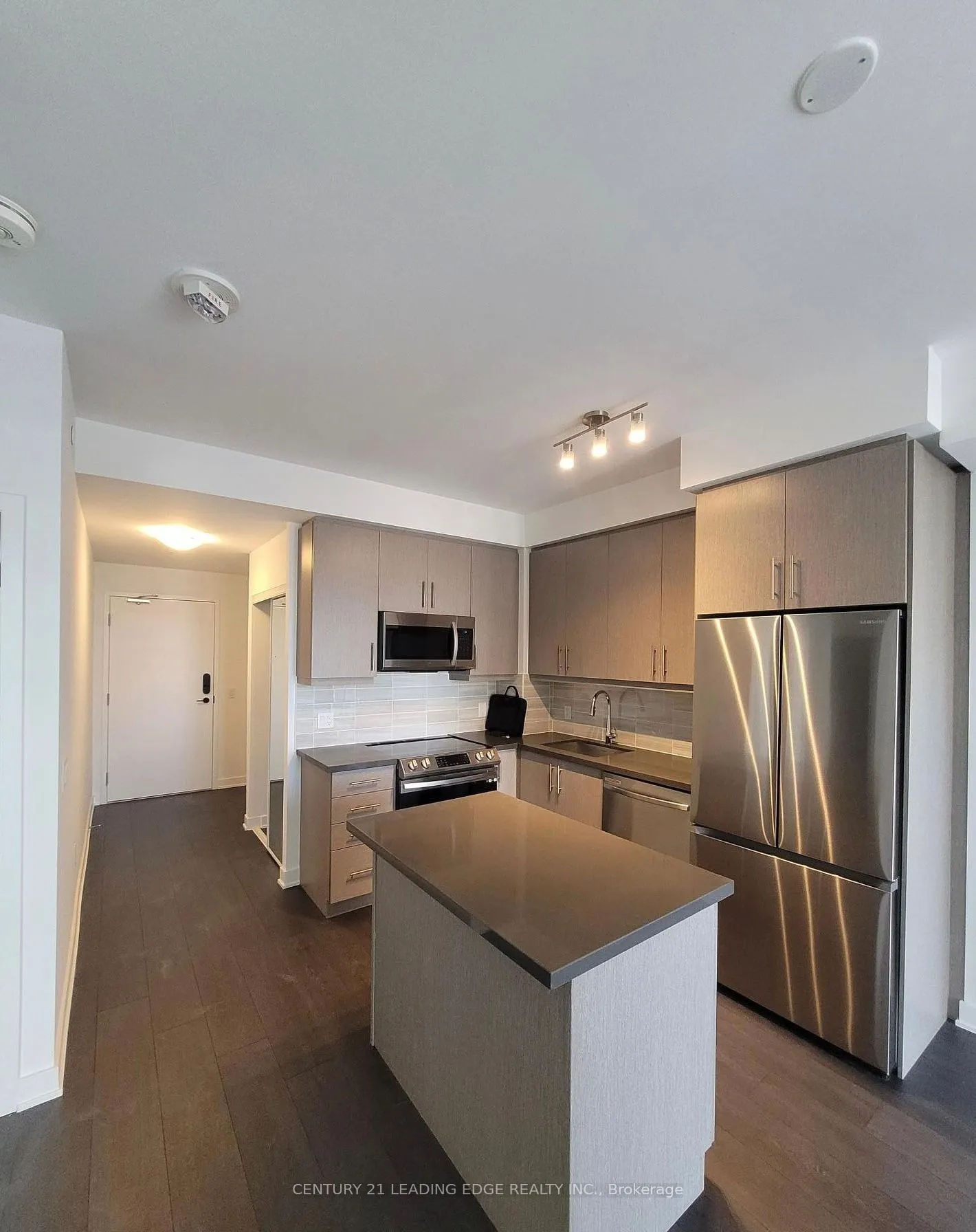 95 Oneida Crescent #707