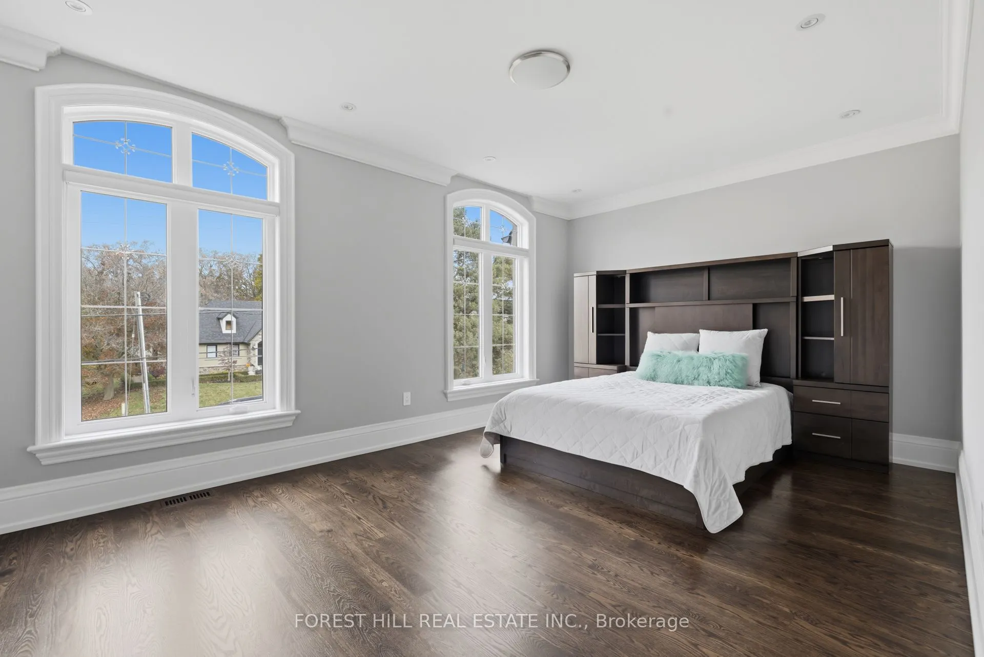 39 Patricia Drive E