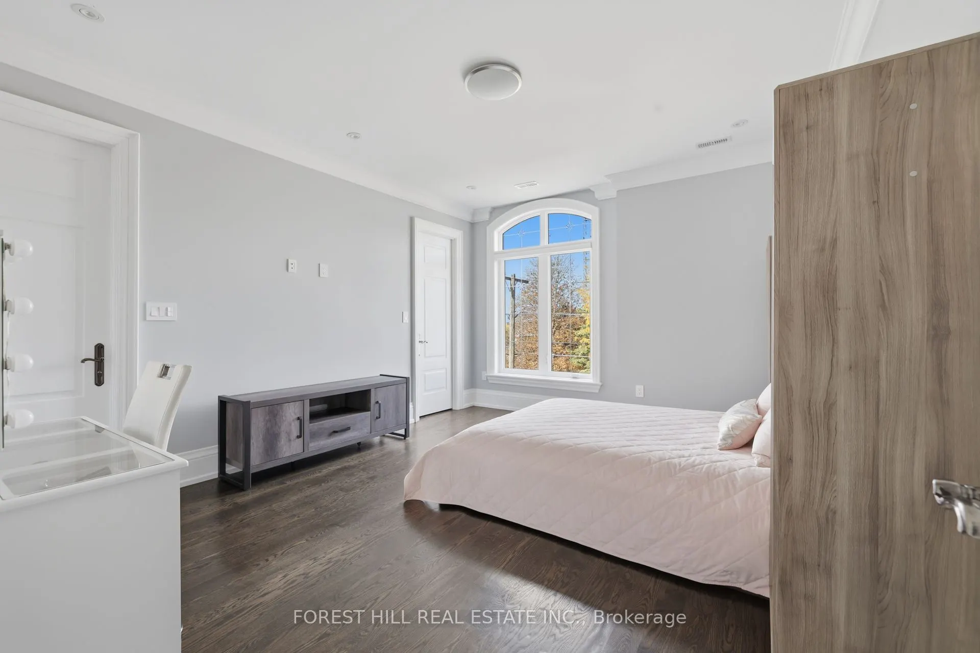 39 Patricia Drive E