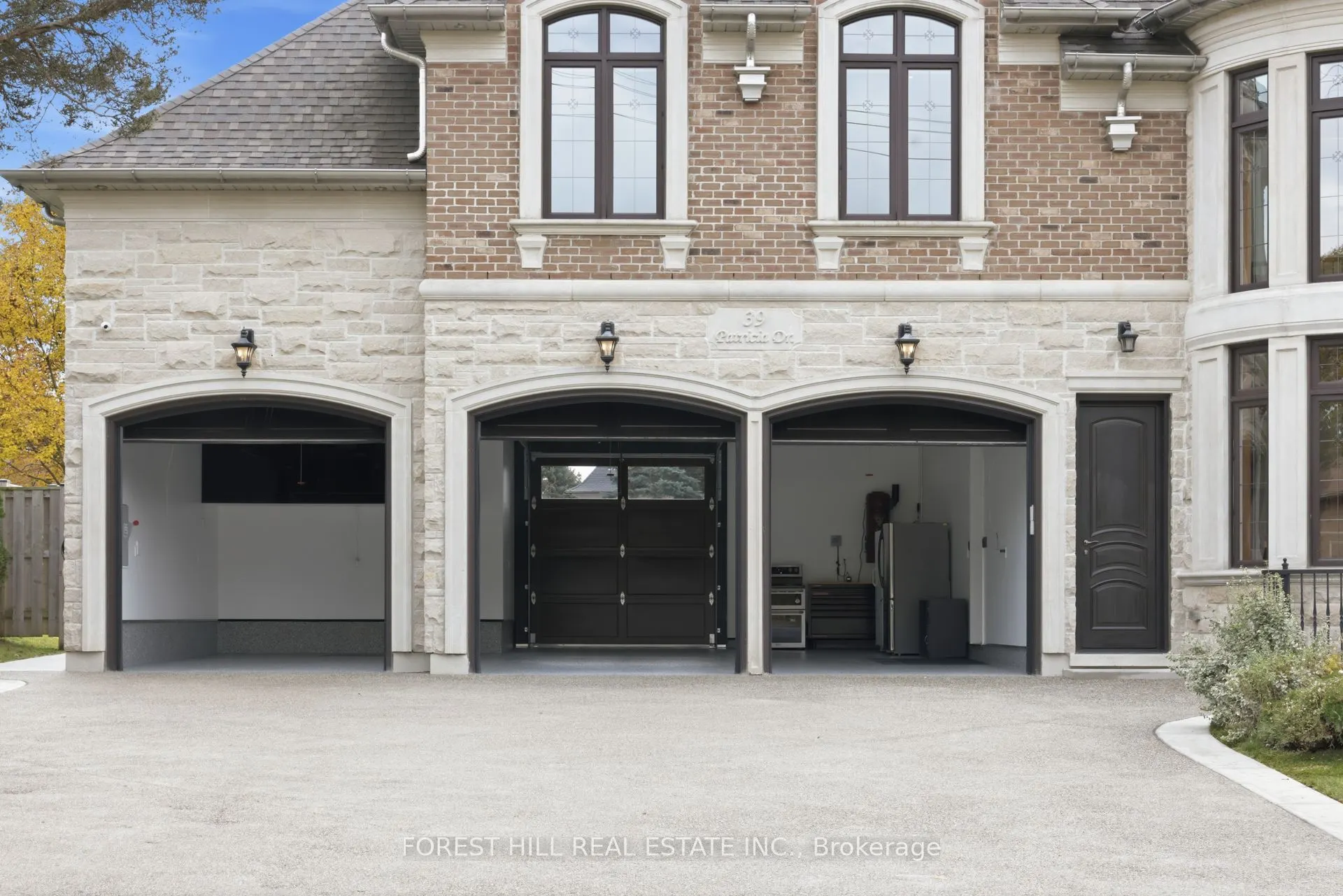 39 Patricia Drive E