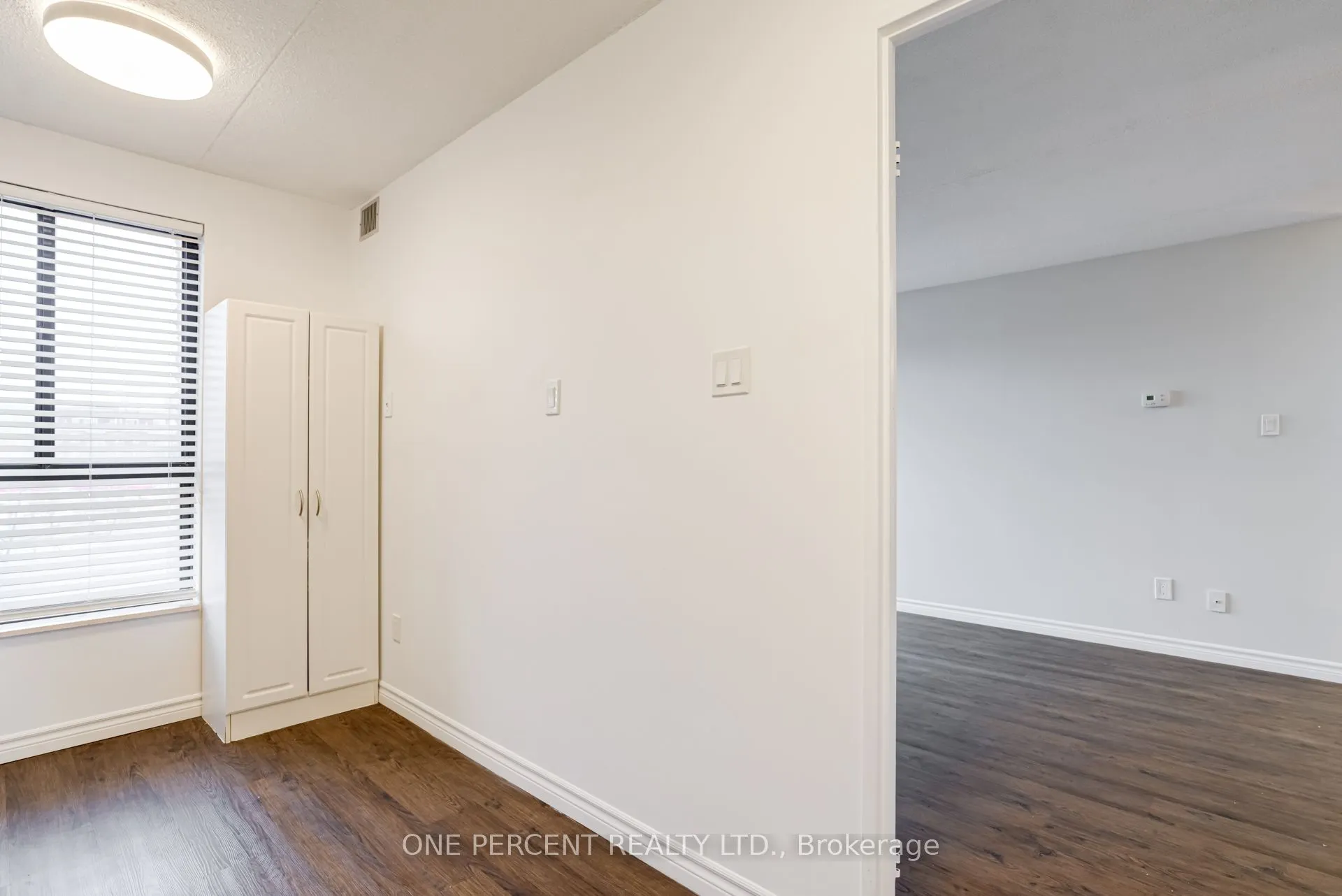 15390 Yonge Street #406