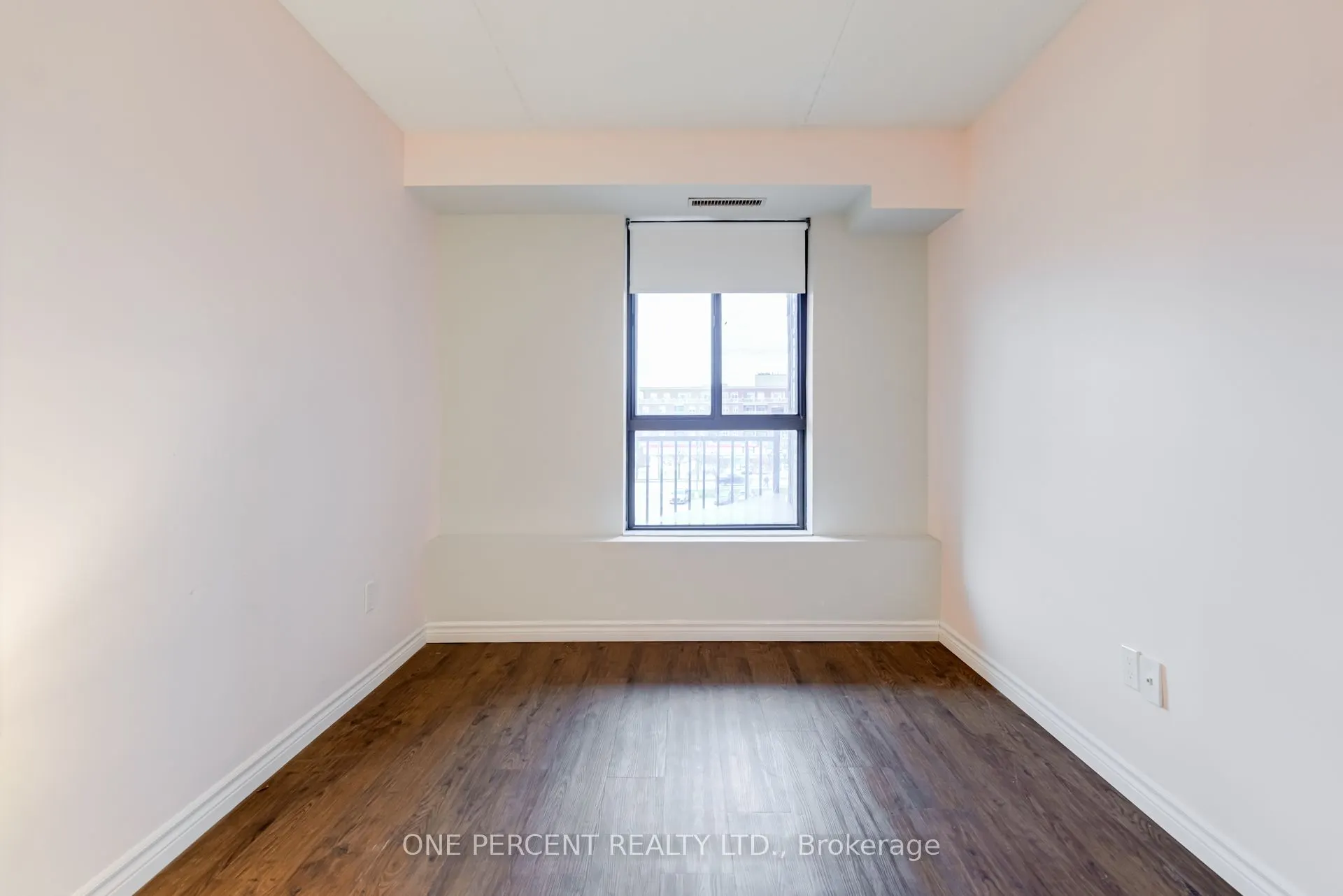 15390 Yonge Street #406