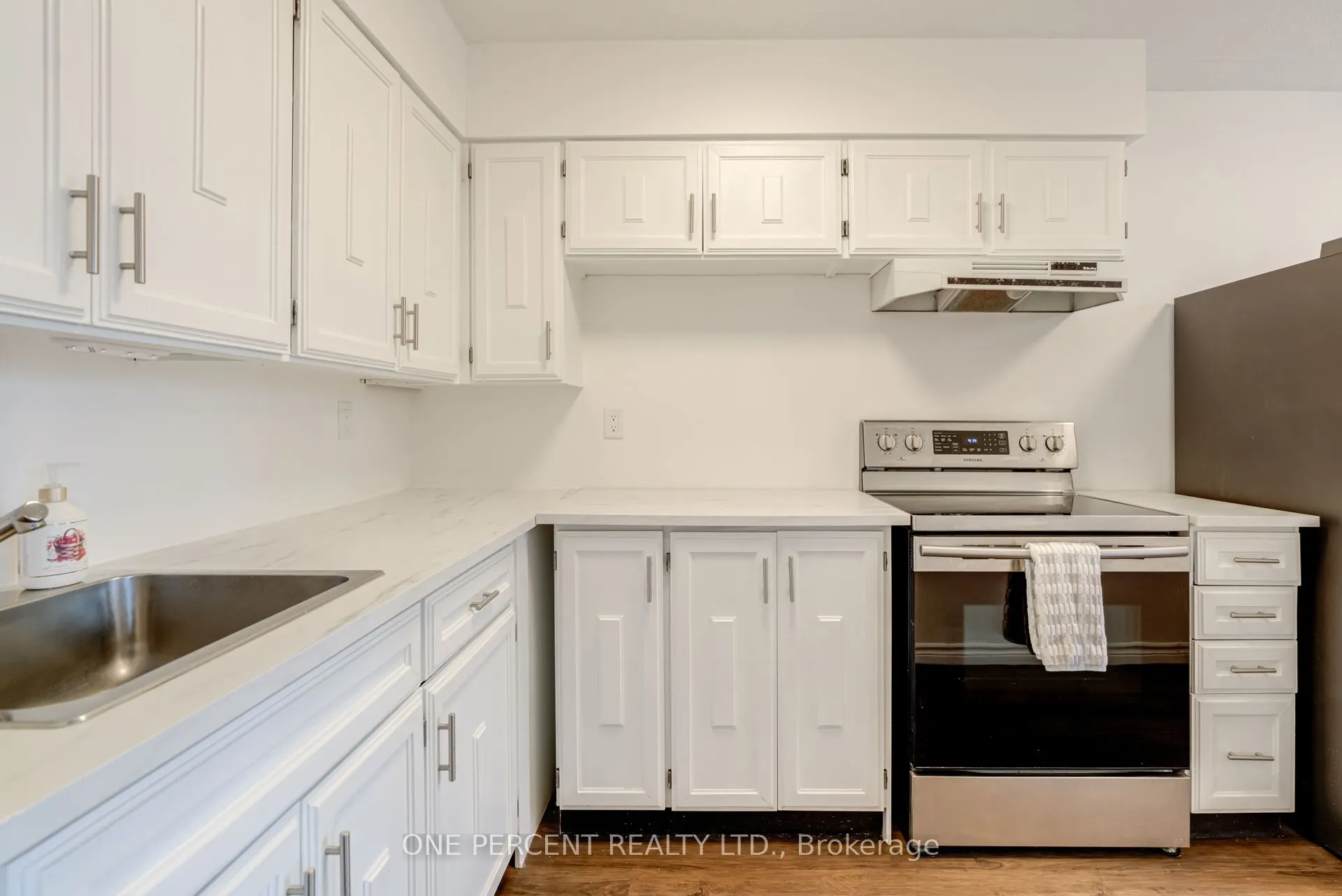 15390 Yonge Street #406