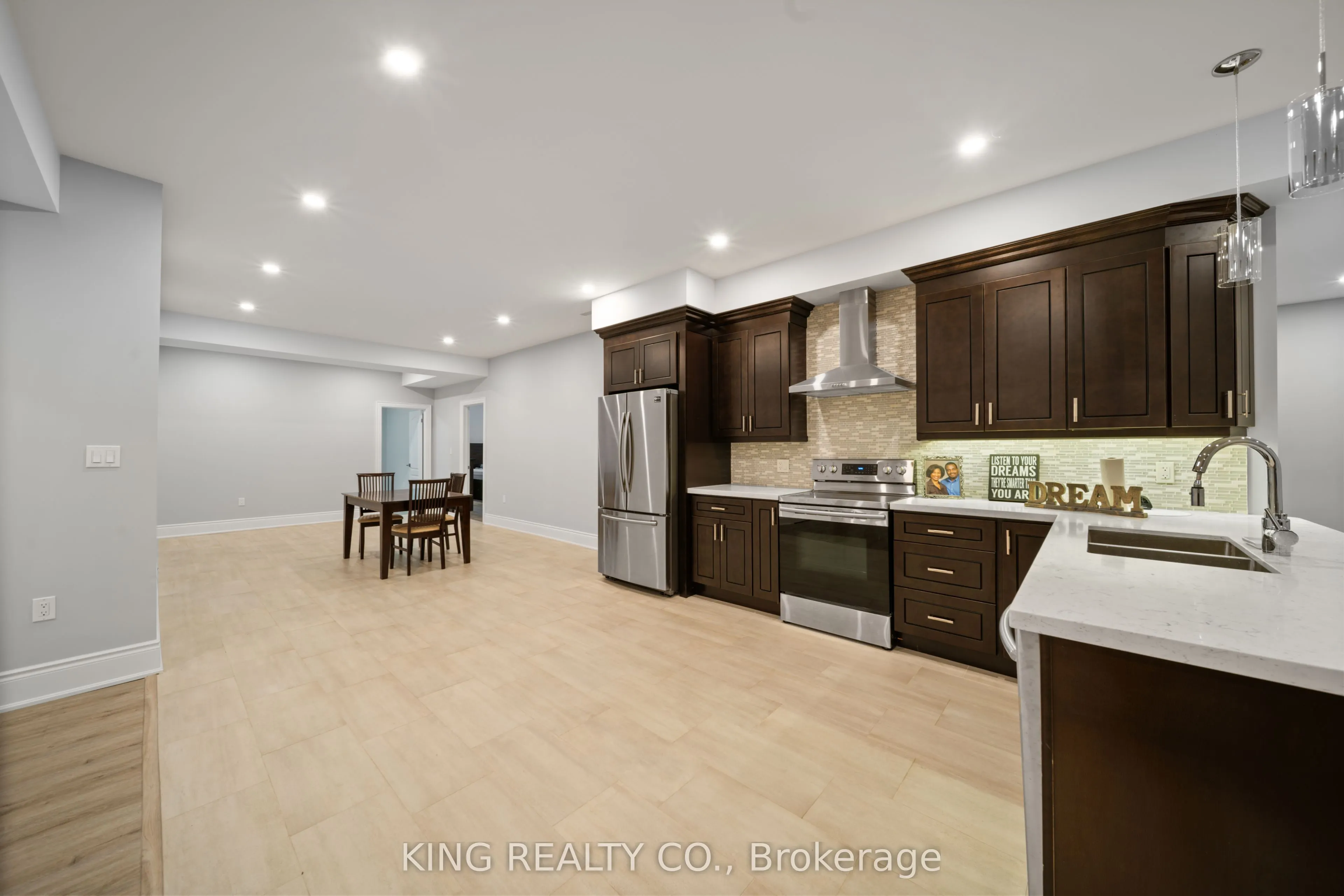 2 Dale Crescent