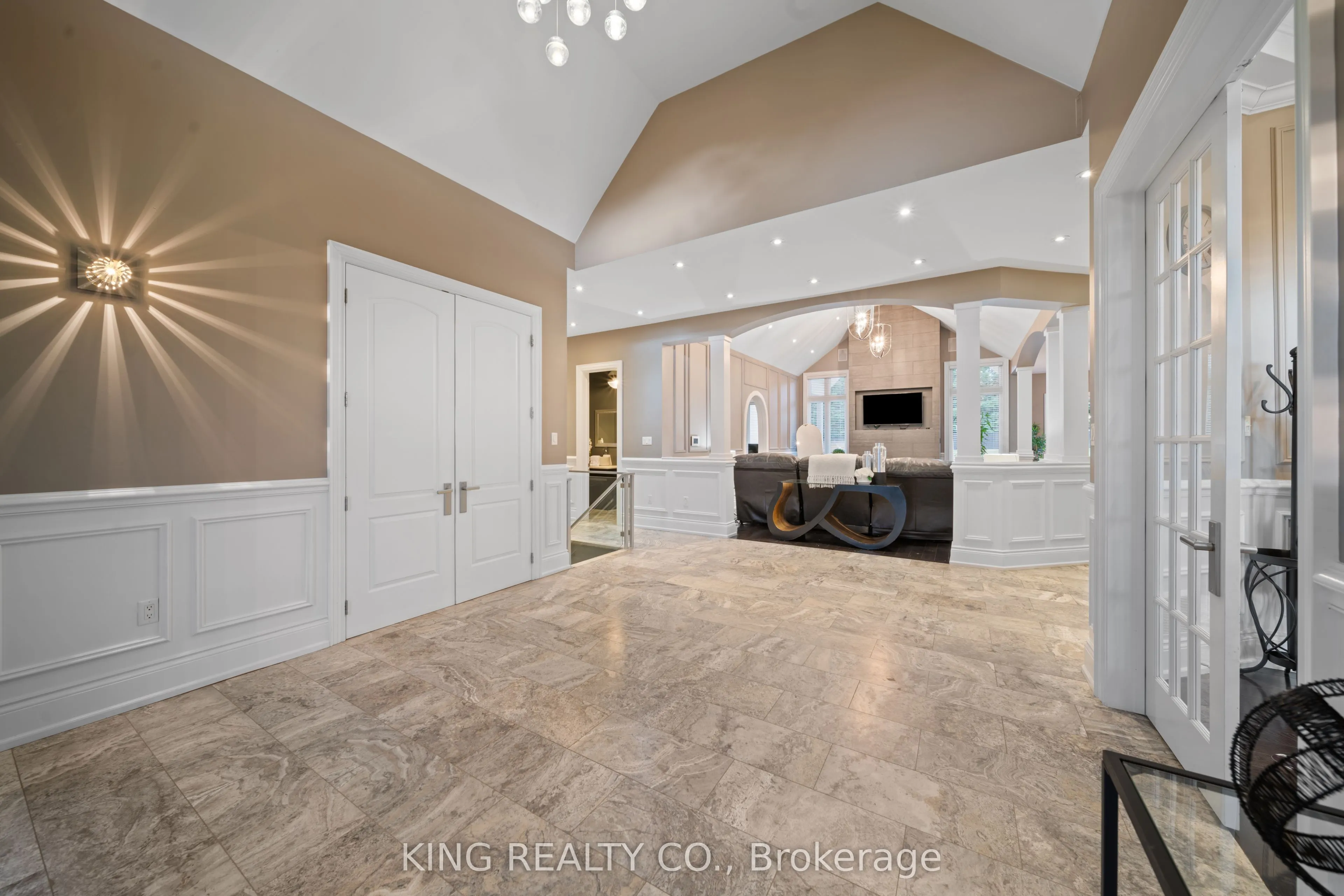 2 Dale Crescent