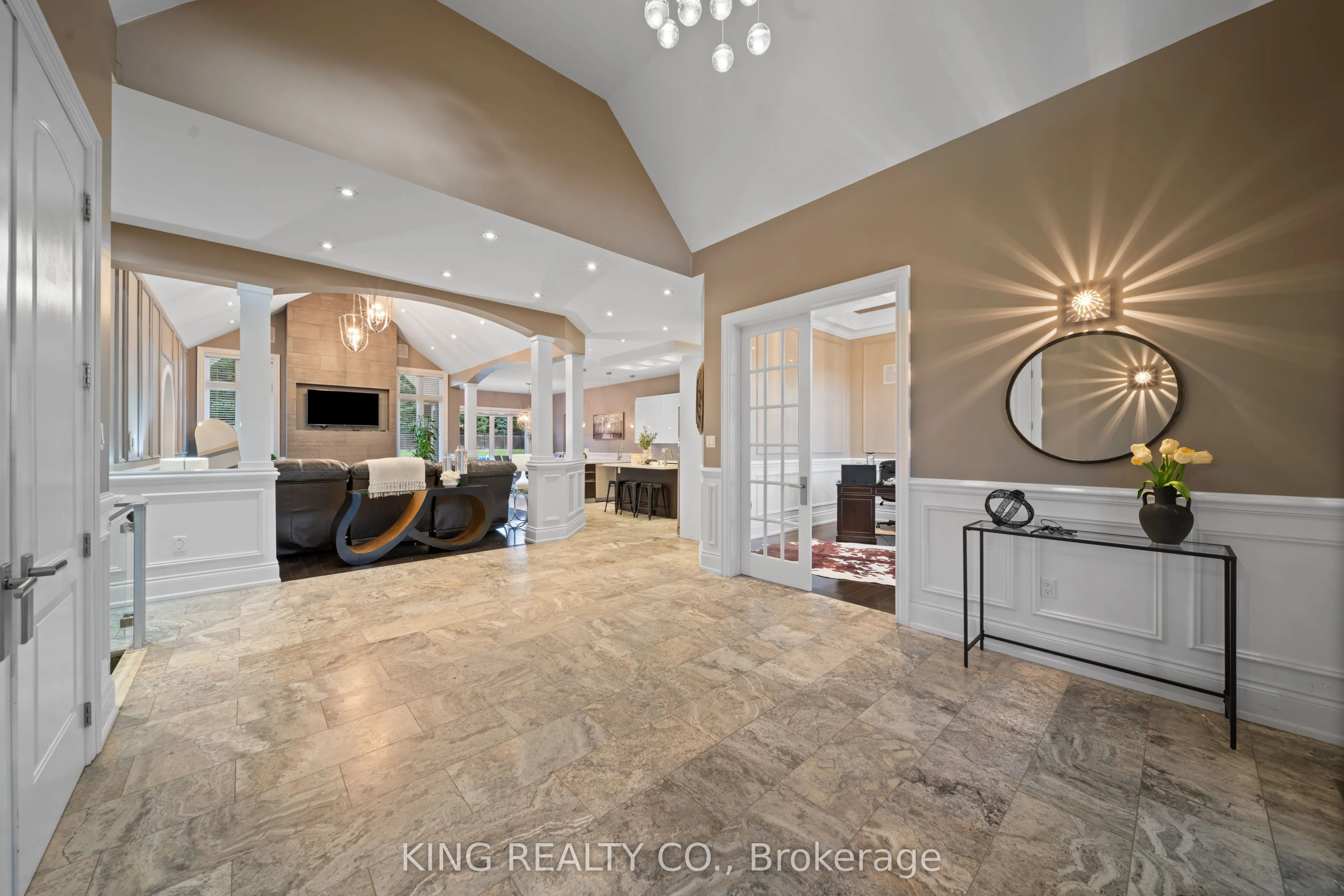 2 Dale Crescent
