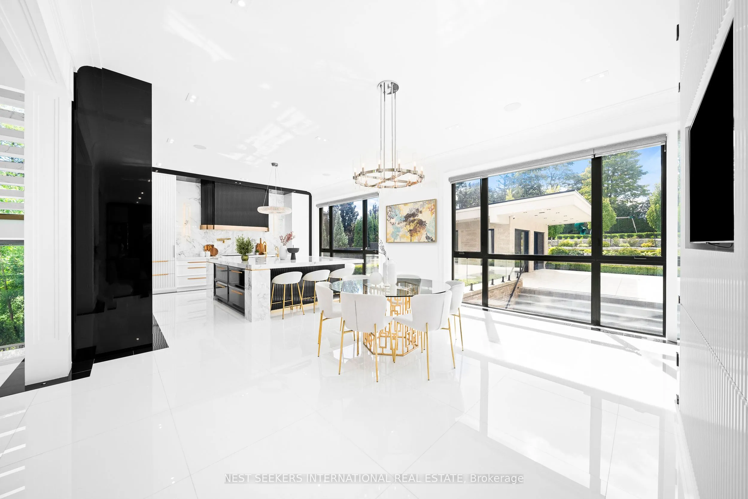 36 Waymar Heights Boulevard