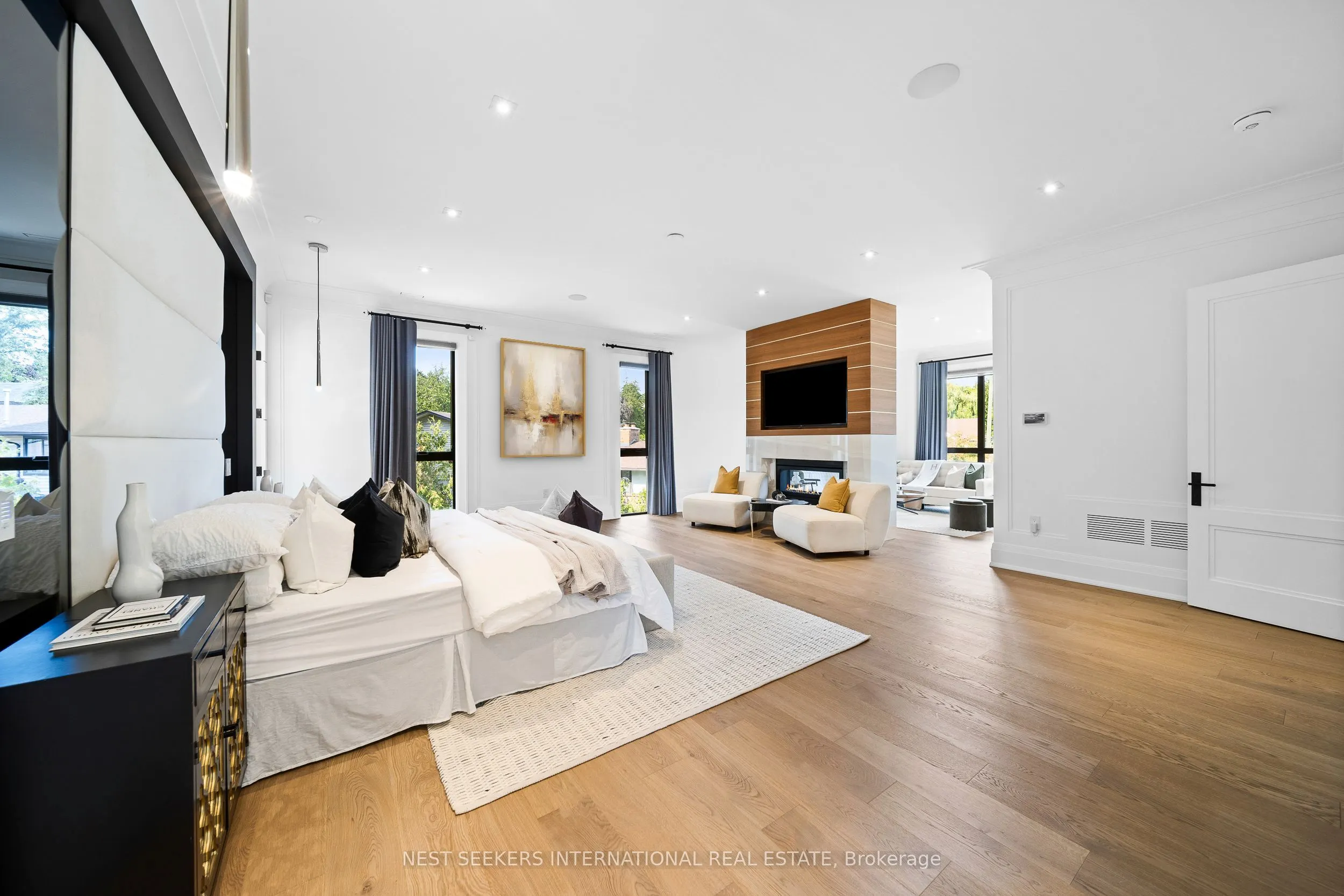 36 Waymar Heights Boulevard
