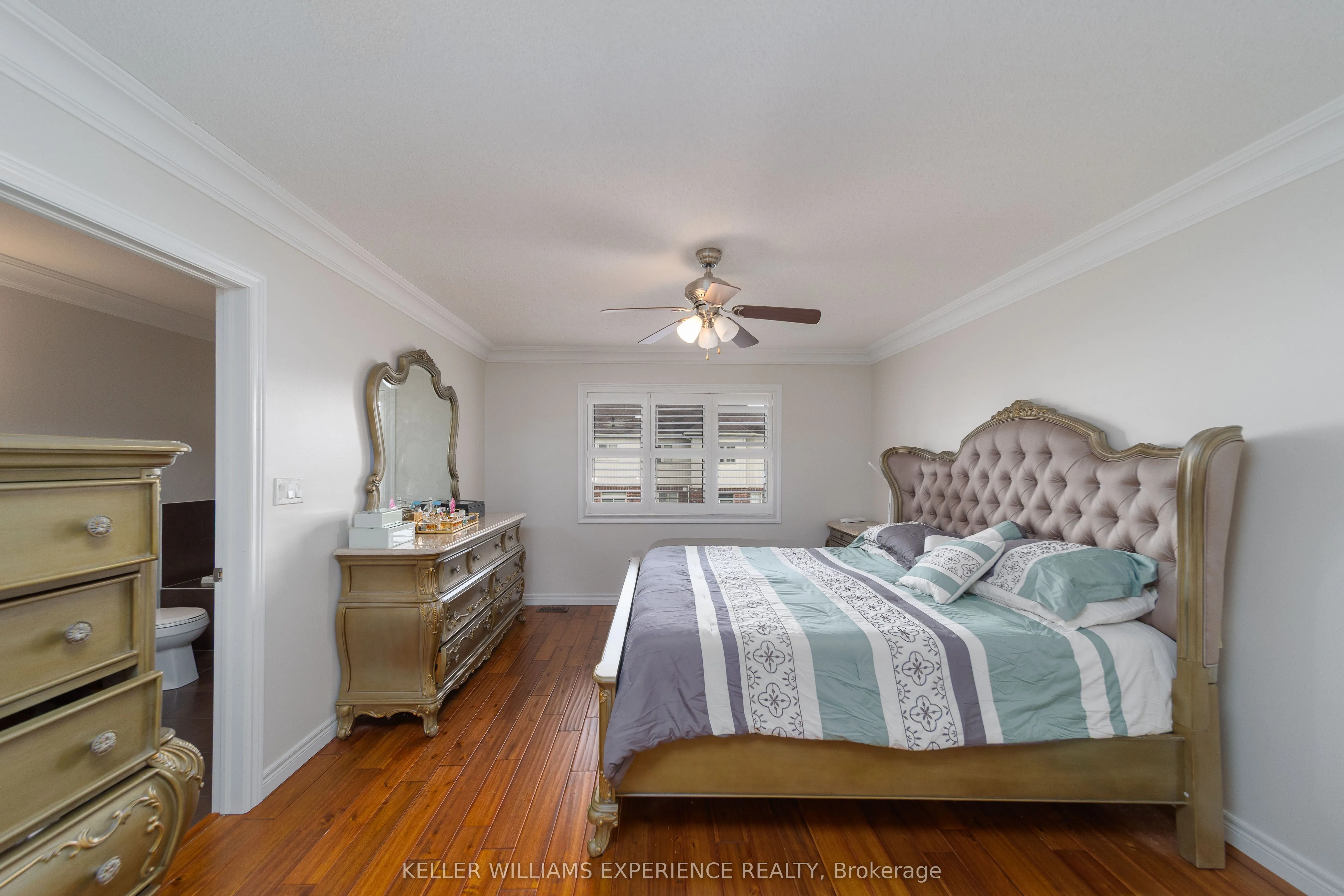 6 Weaver Terrace