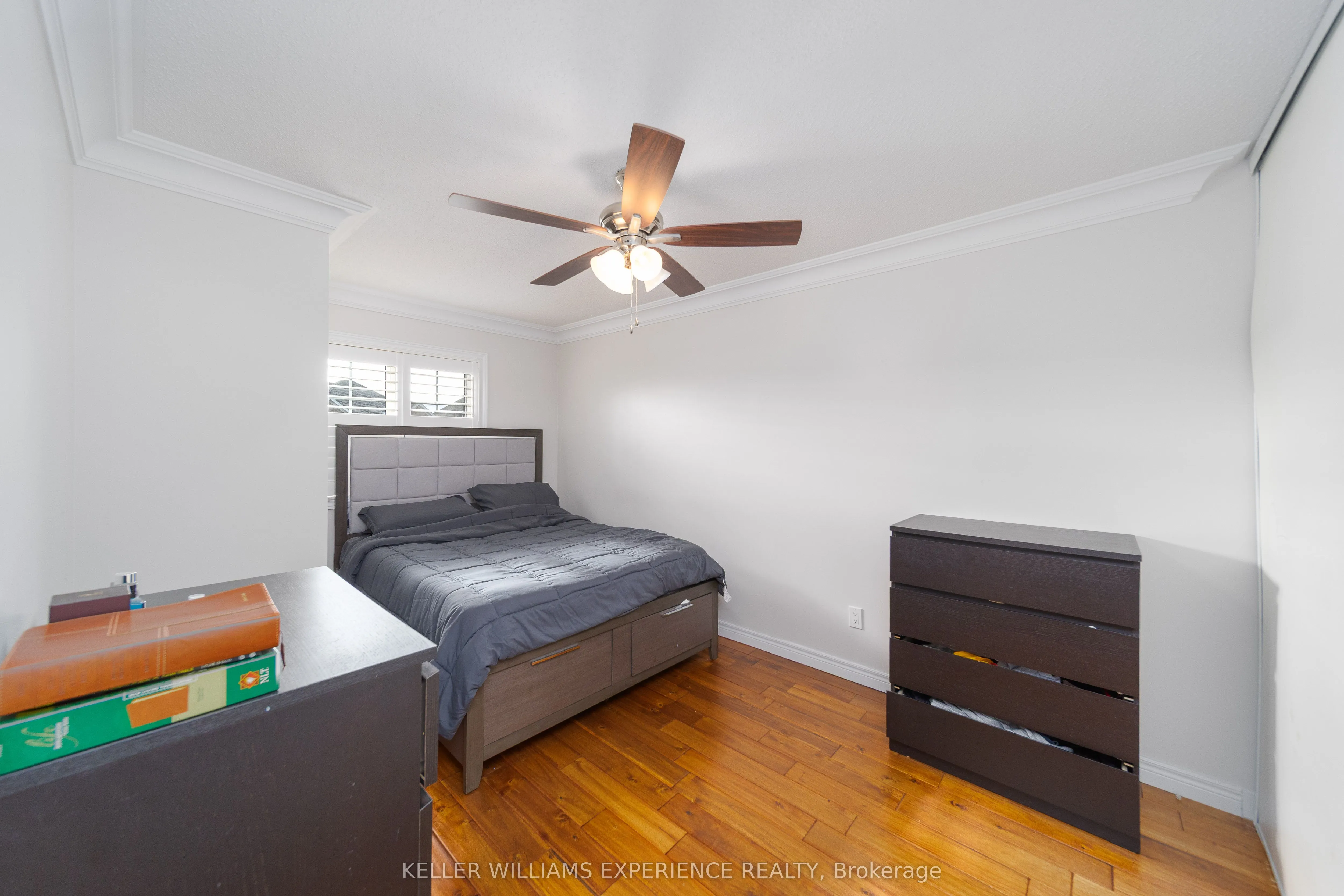6 Weaver Terrace