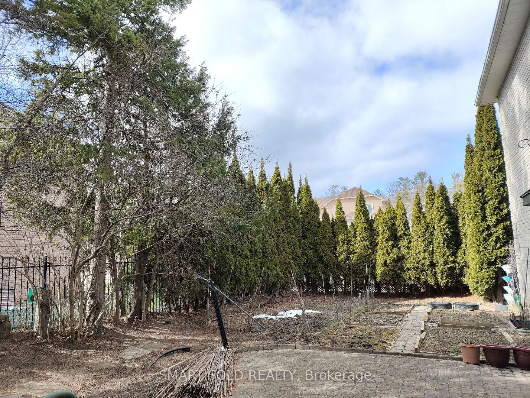 67 Chantilly Crescent