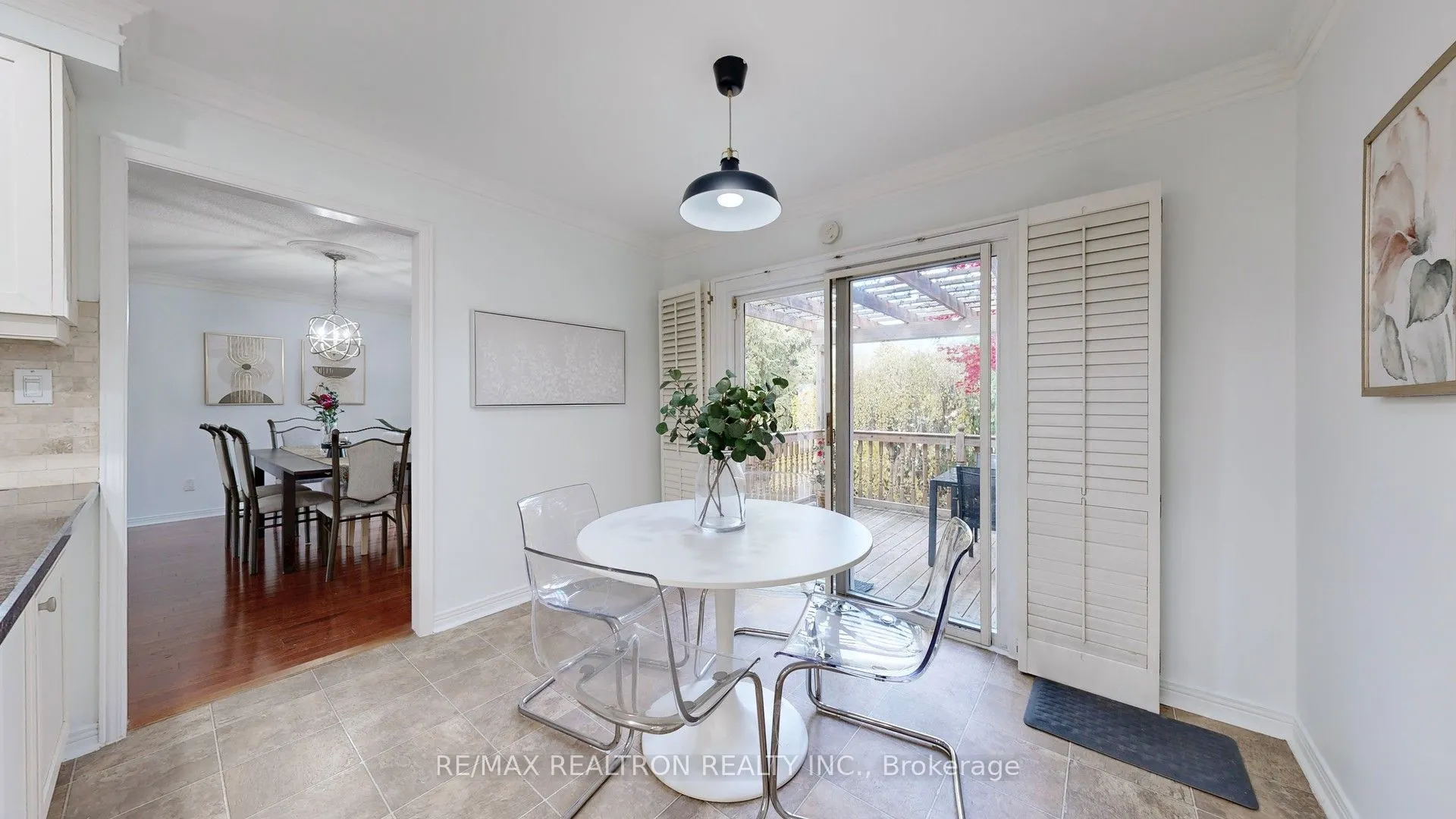 25 Waterbridge Lane