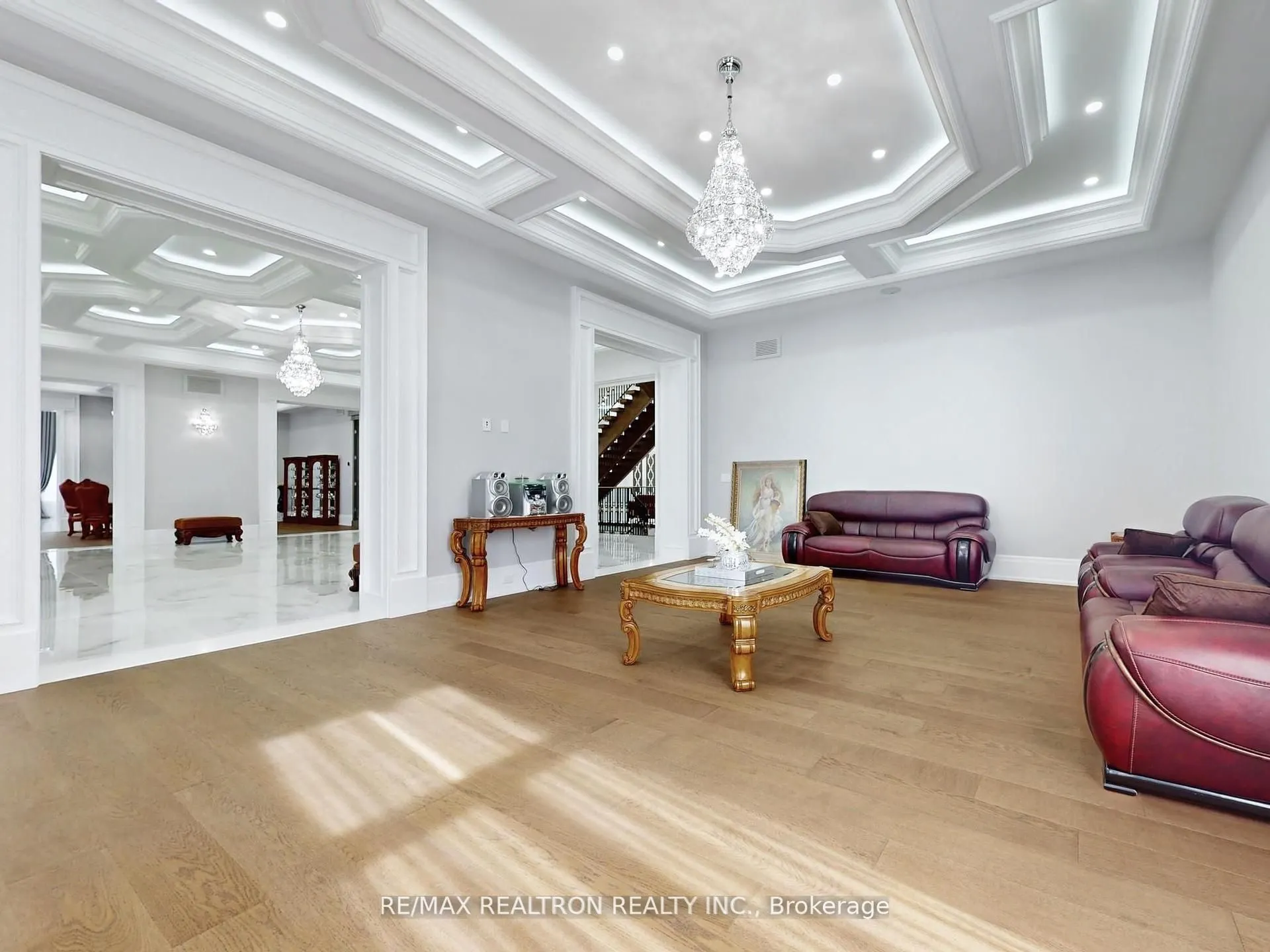 14358 Bathurst Street