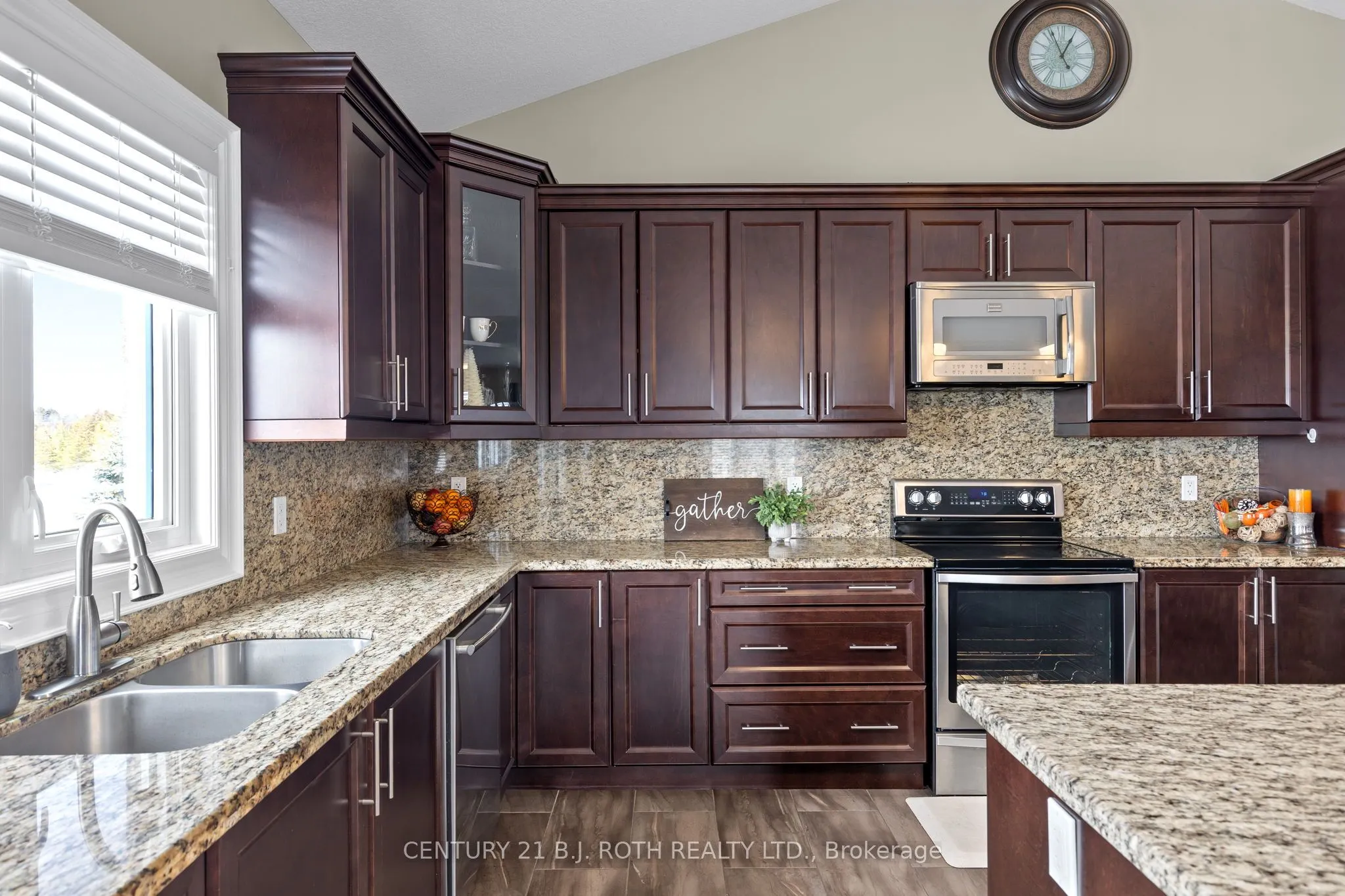 10 BROLLEY Crescent