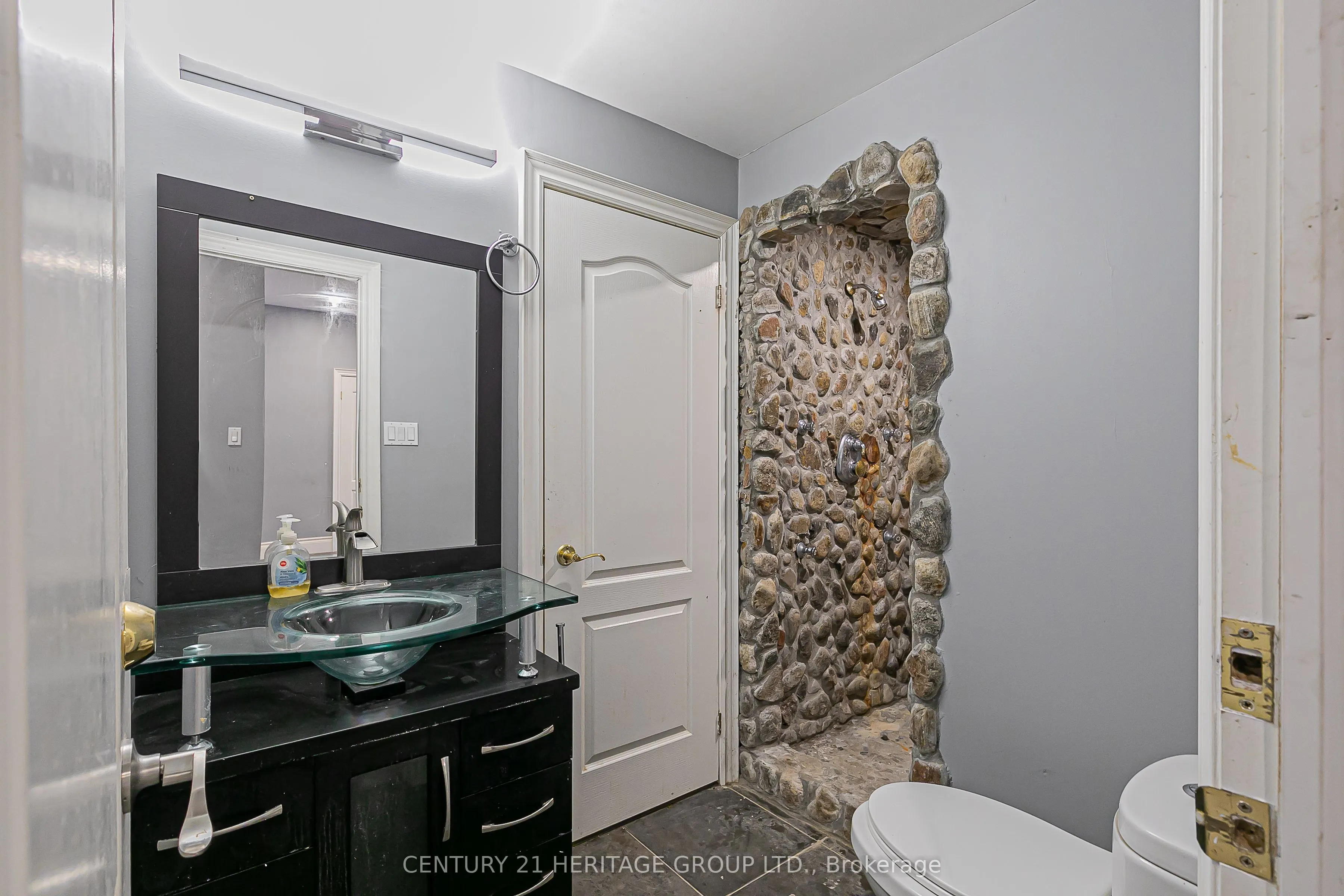 369 Coventry Hill Trail
