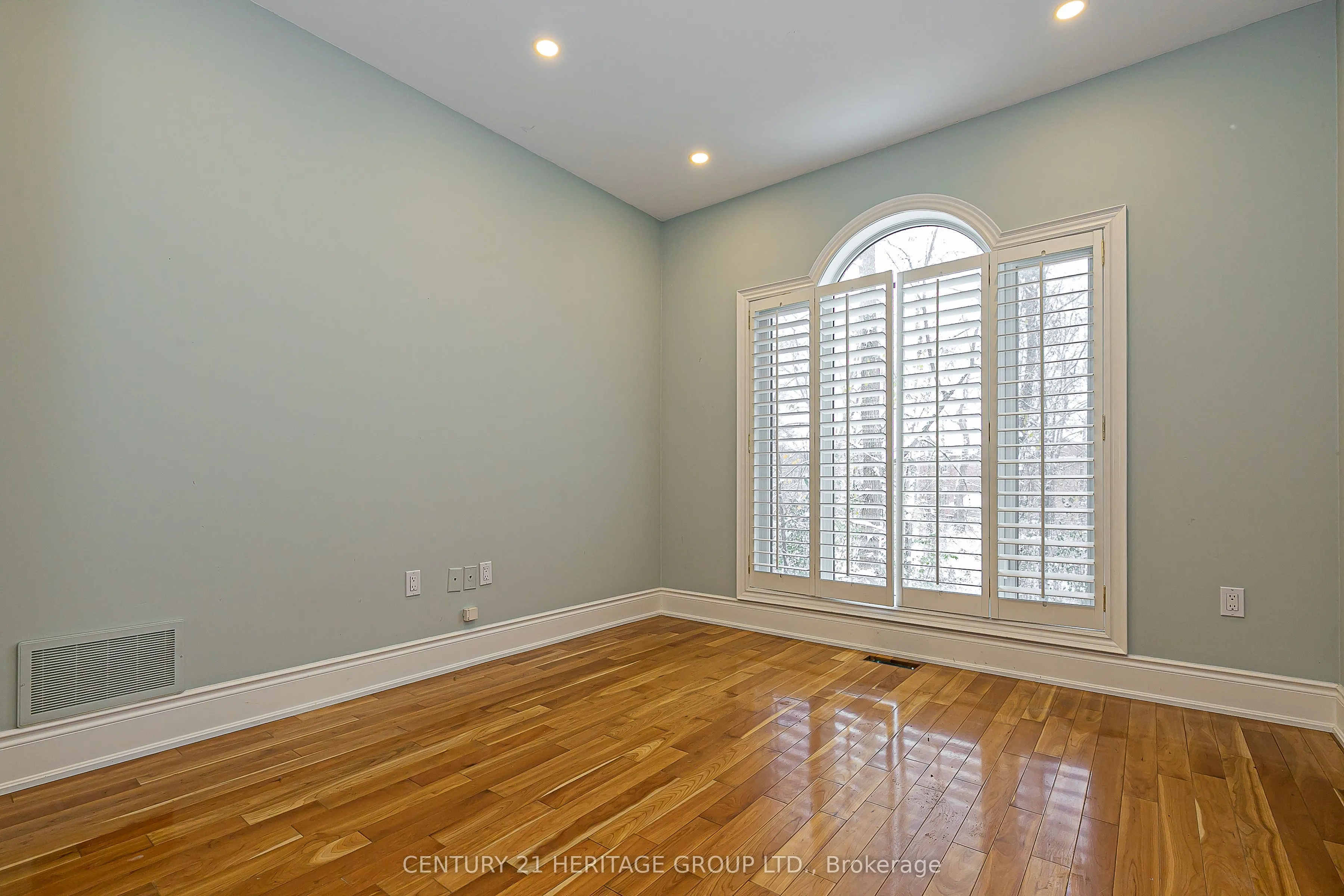 369 Coventry Hill Trail