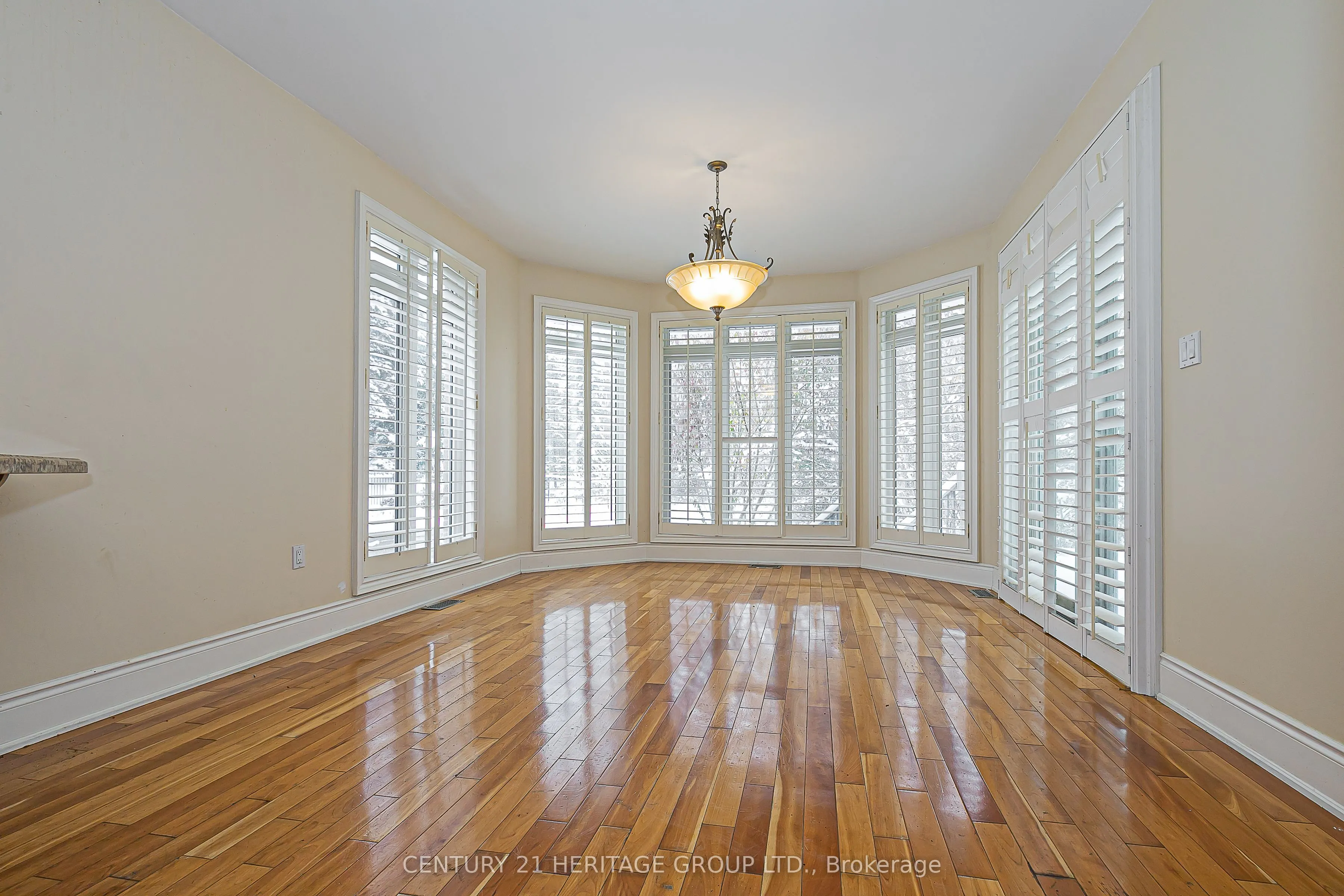 369 Coventry Hill Trail