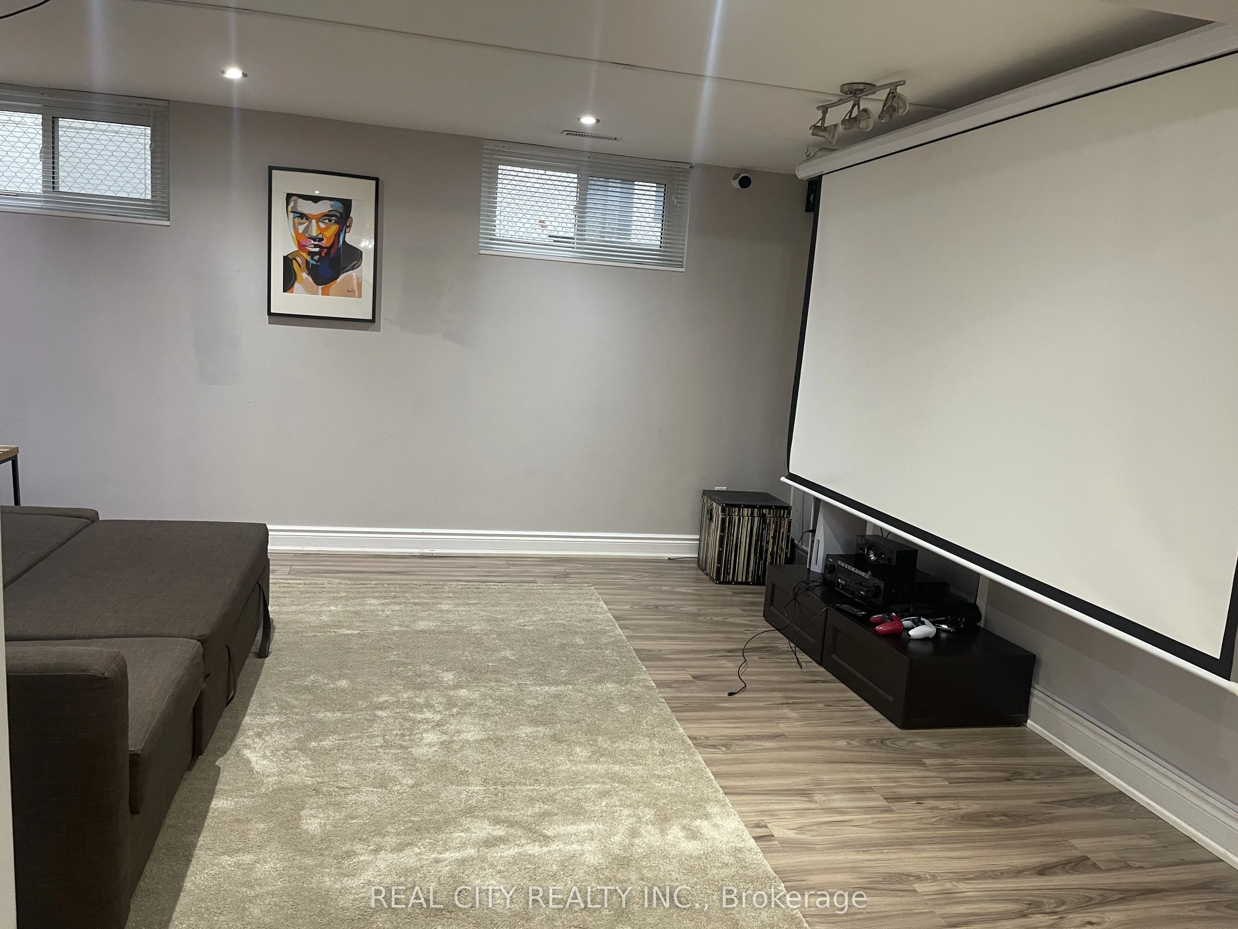 47 Ladyslipper Court