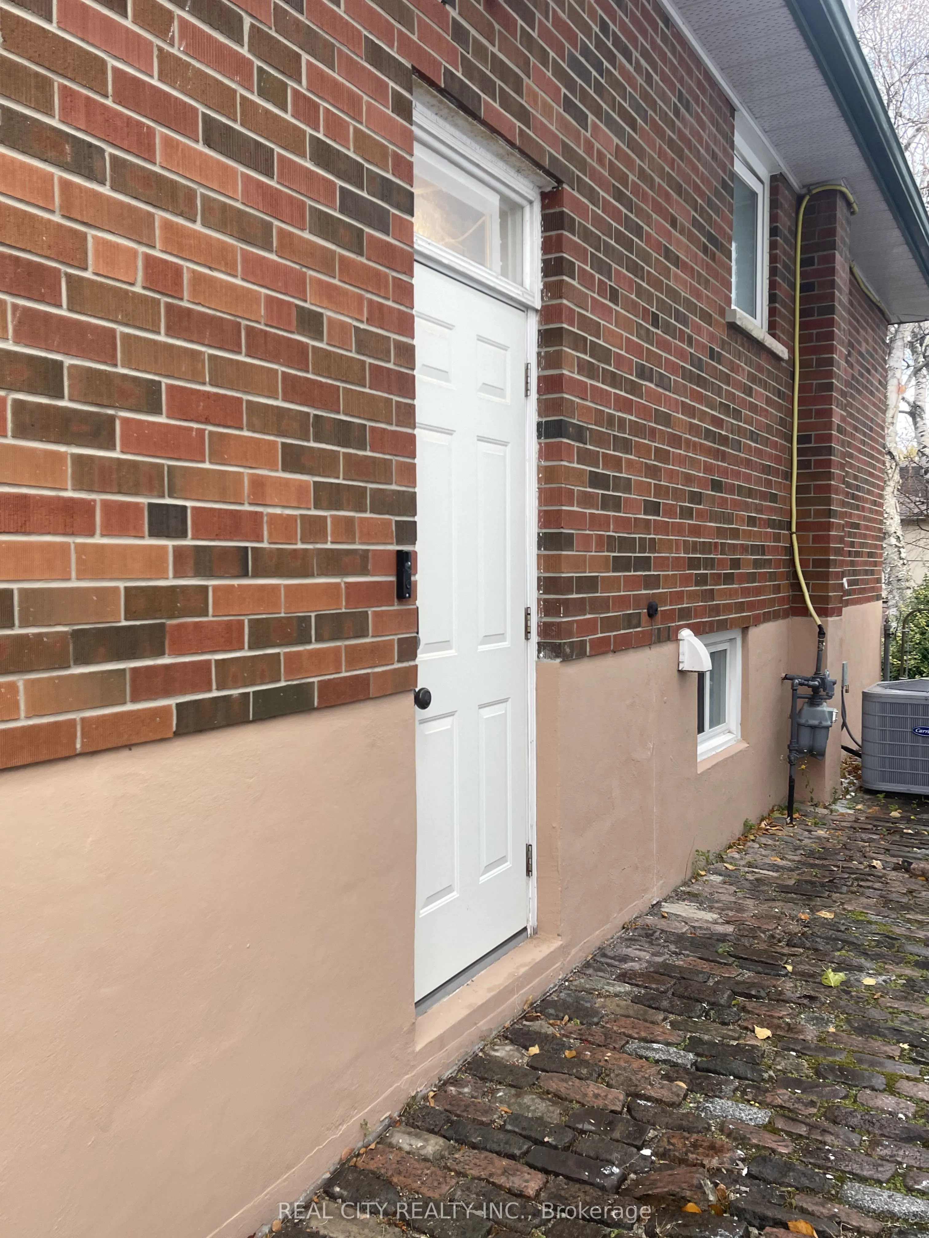 47 Ladyslipper Court