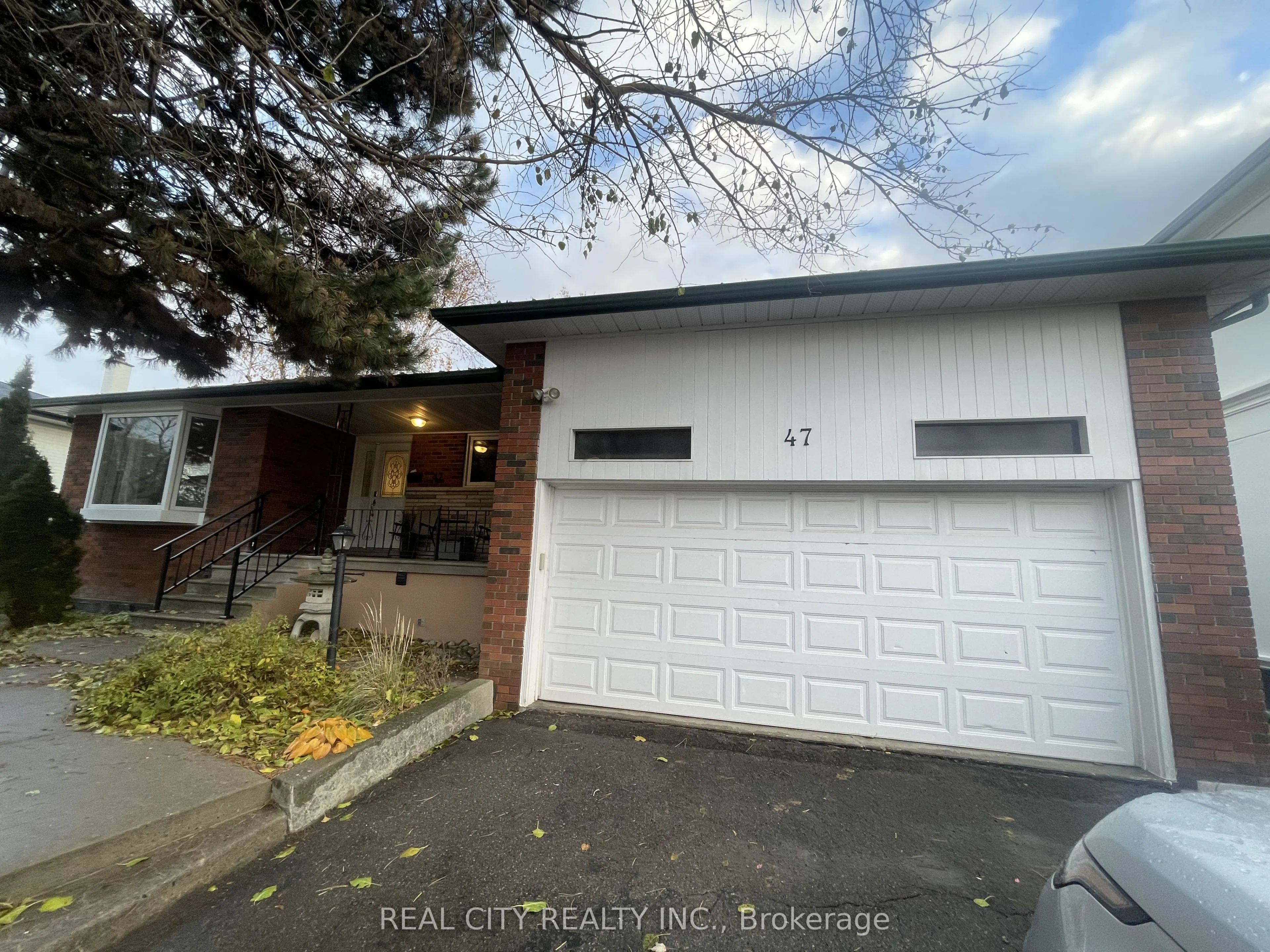 47 Ladyslipper Court