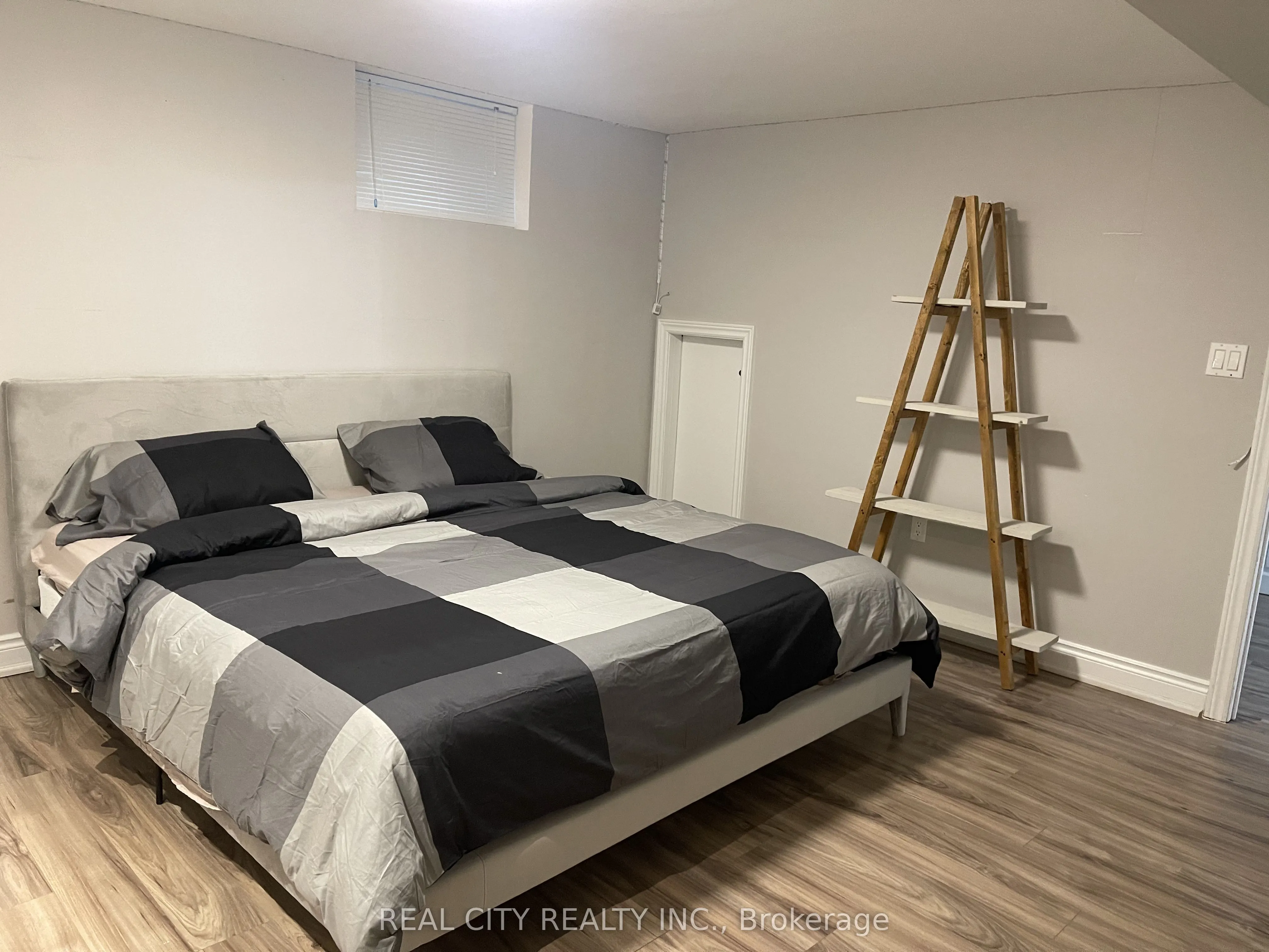 47 Ladyslipper Court