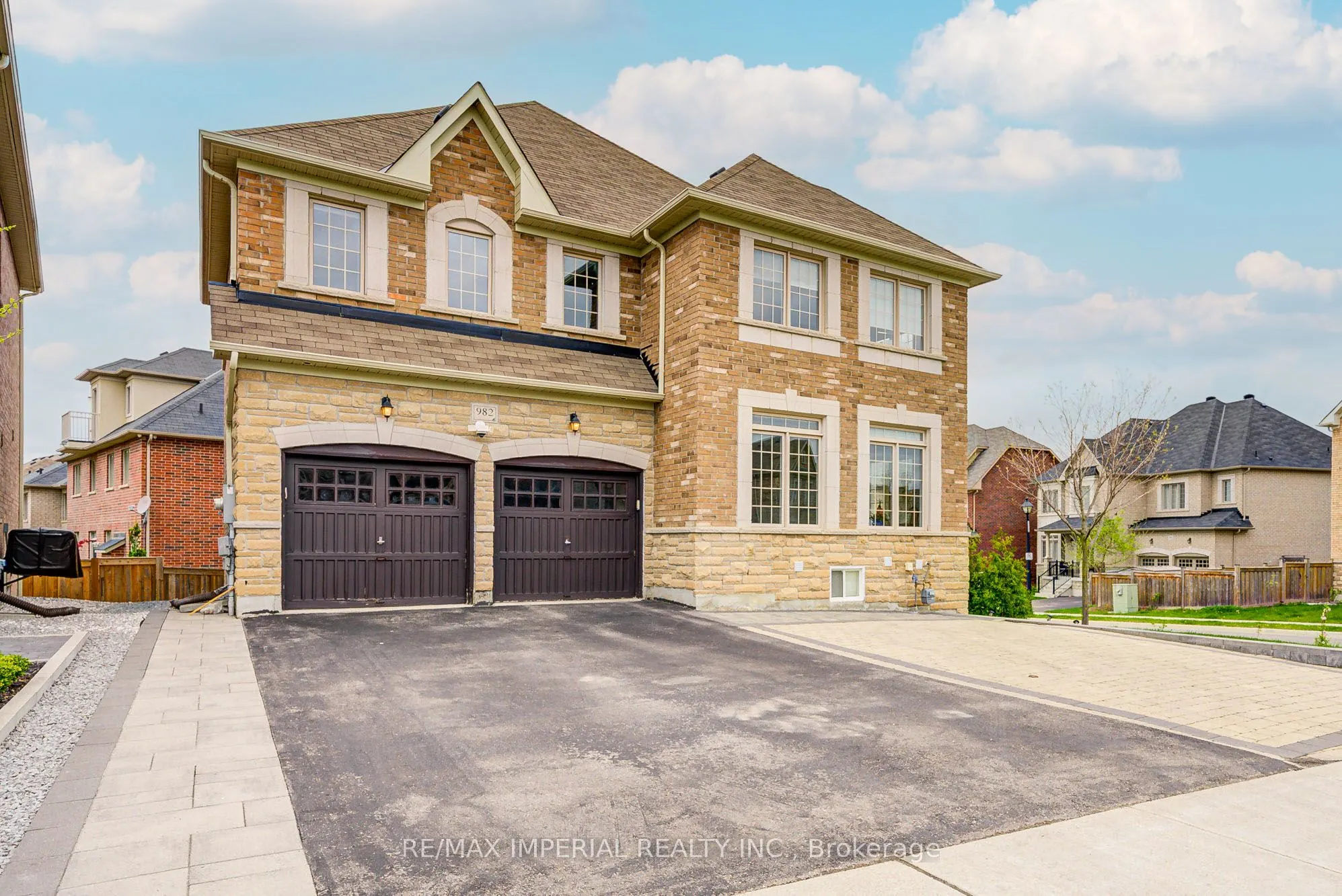 982 Wilbur Pipher Circle