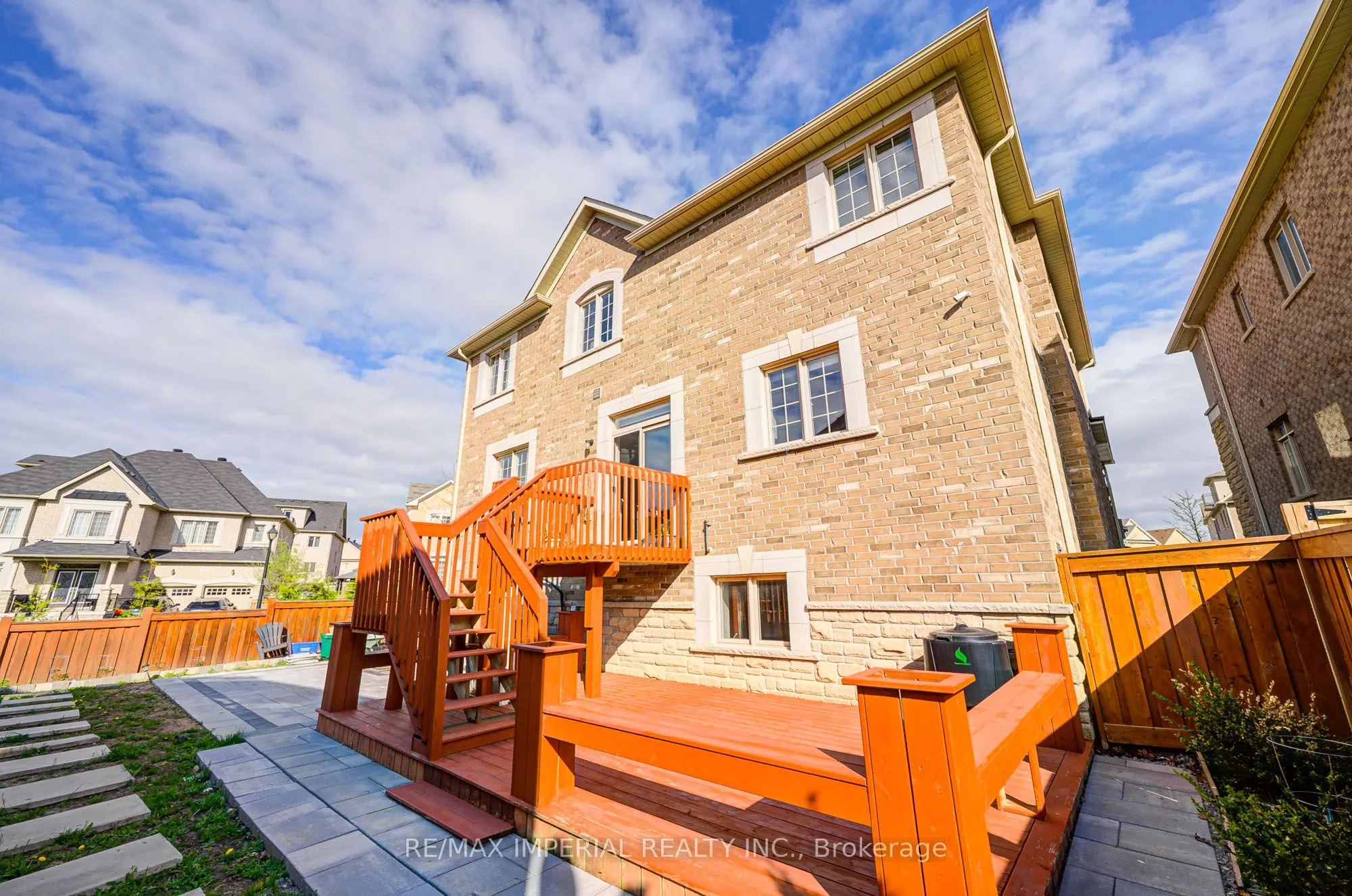 982 Wilbur Pipher Circle