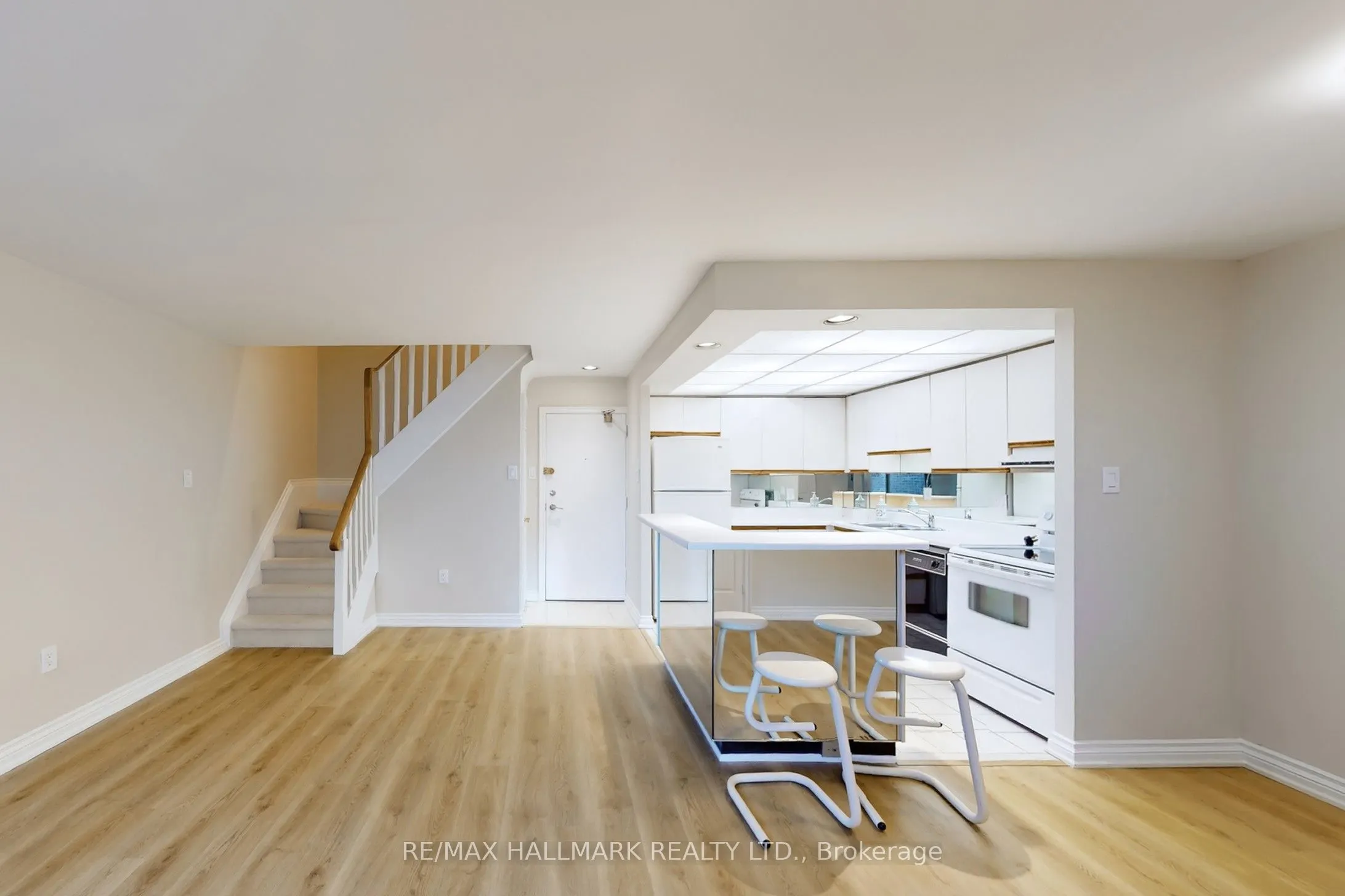 16 Elgin Street #316