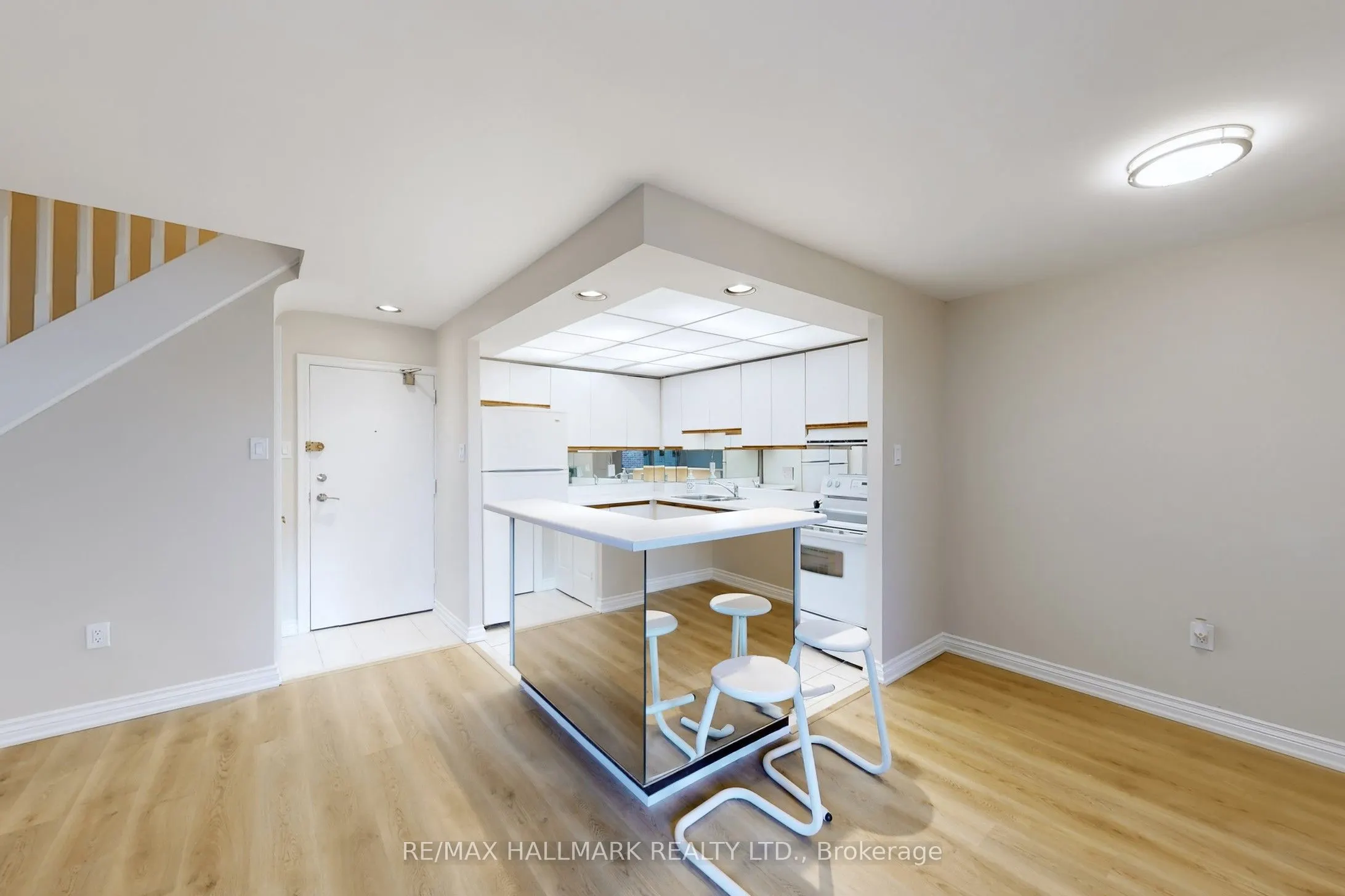 16 Elgin Street #316