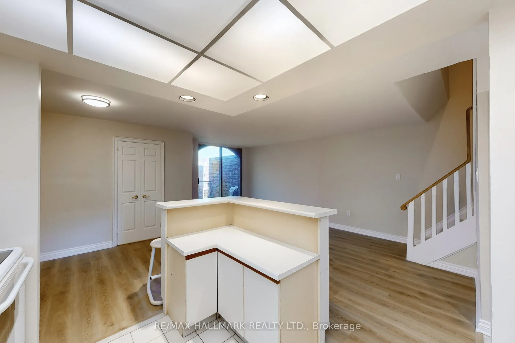 16 Elgin Street #316