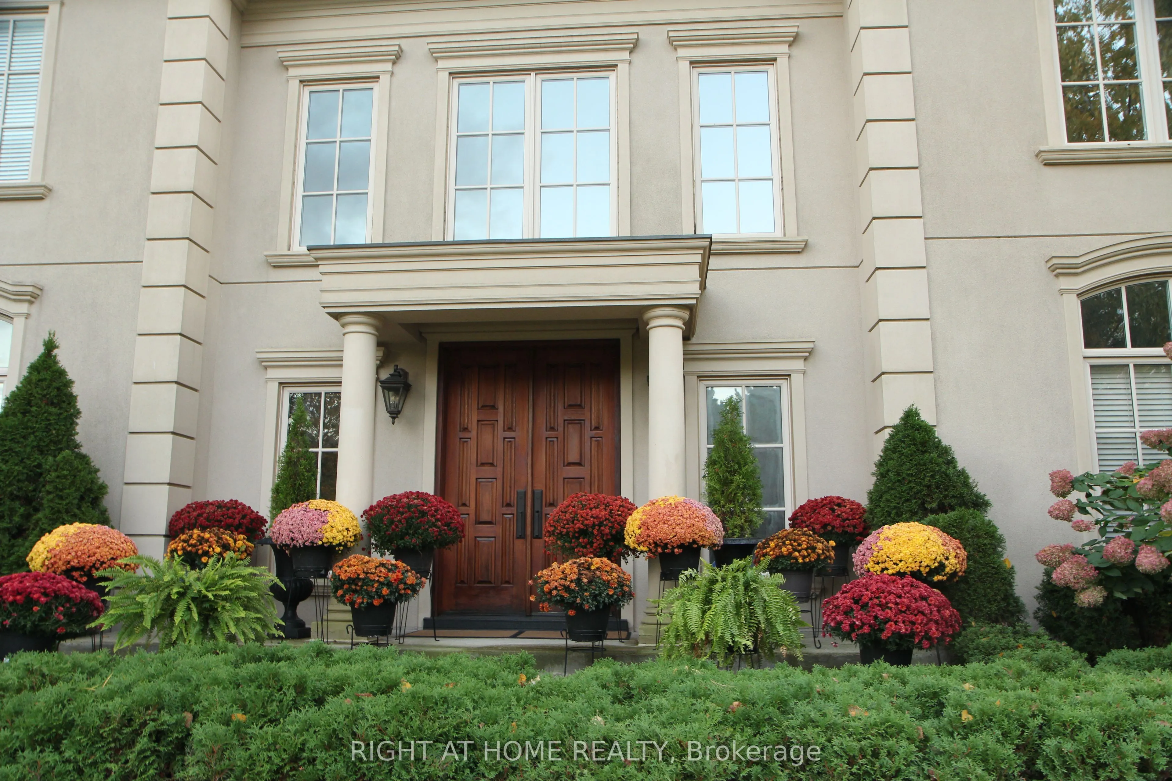 65 Kingswood Drive