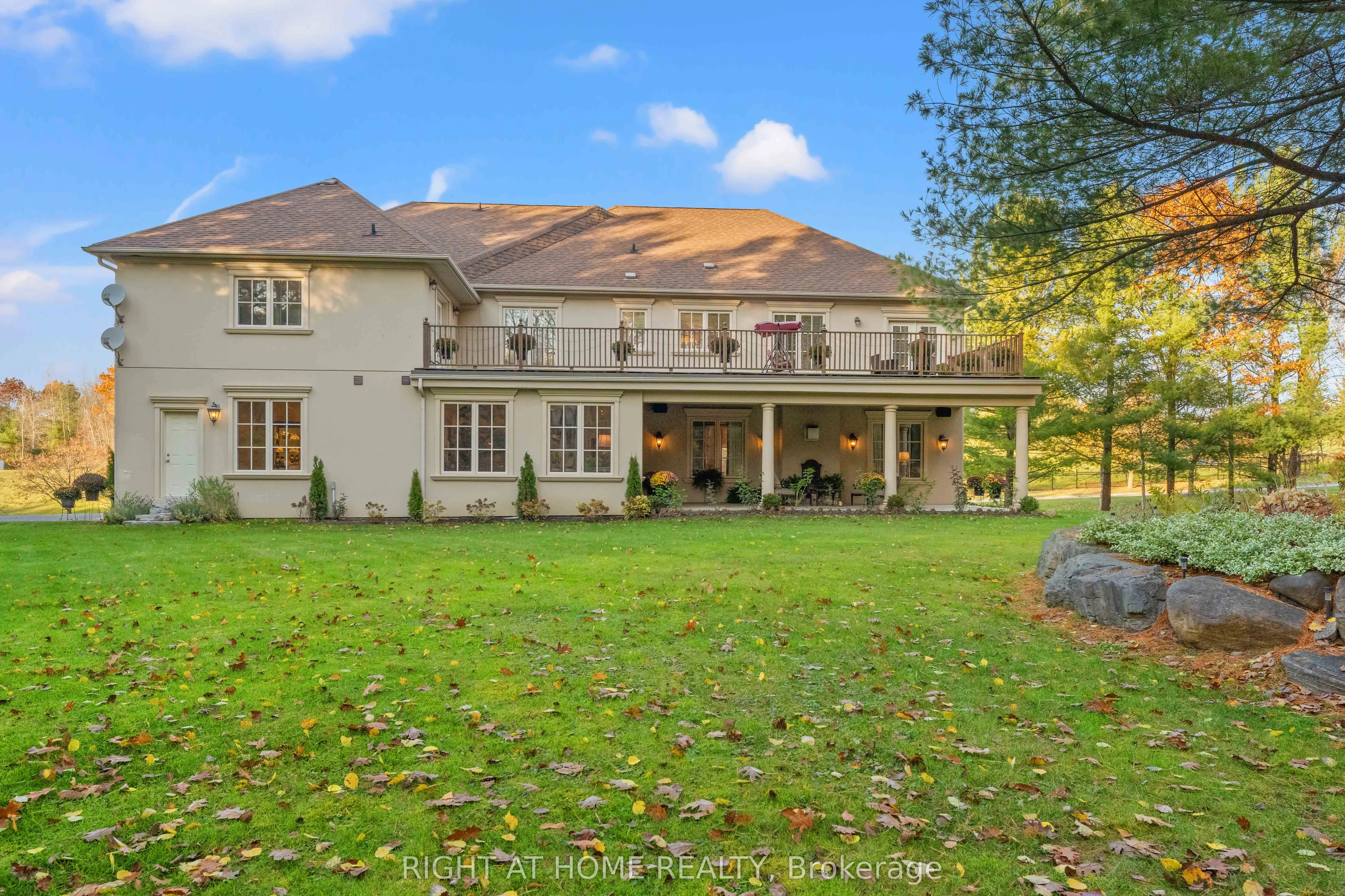 65 Kingswood Drive