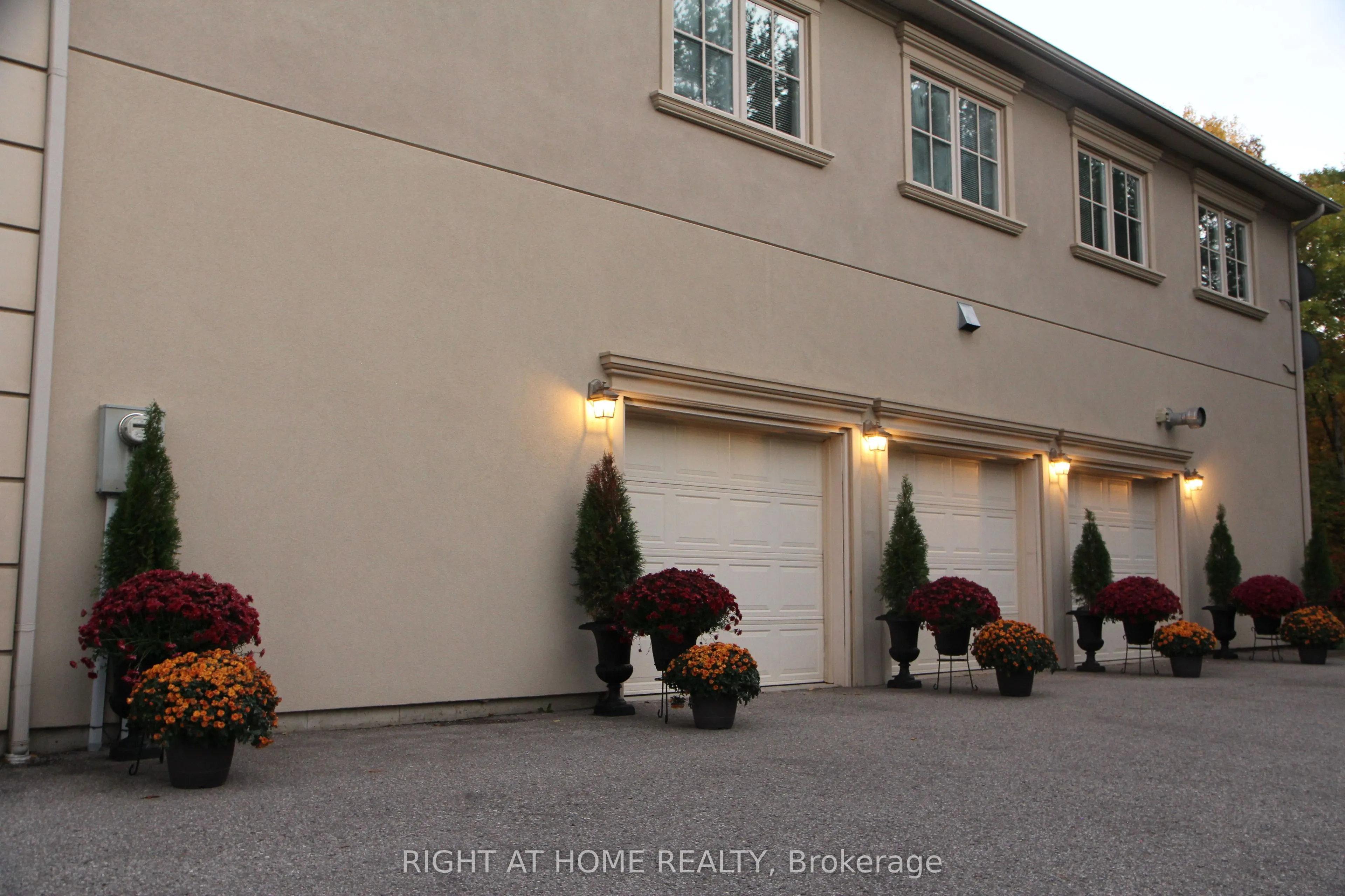 65 Kingswood Drive