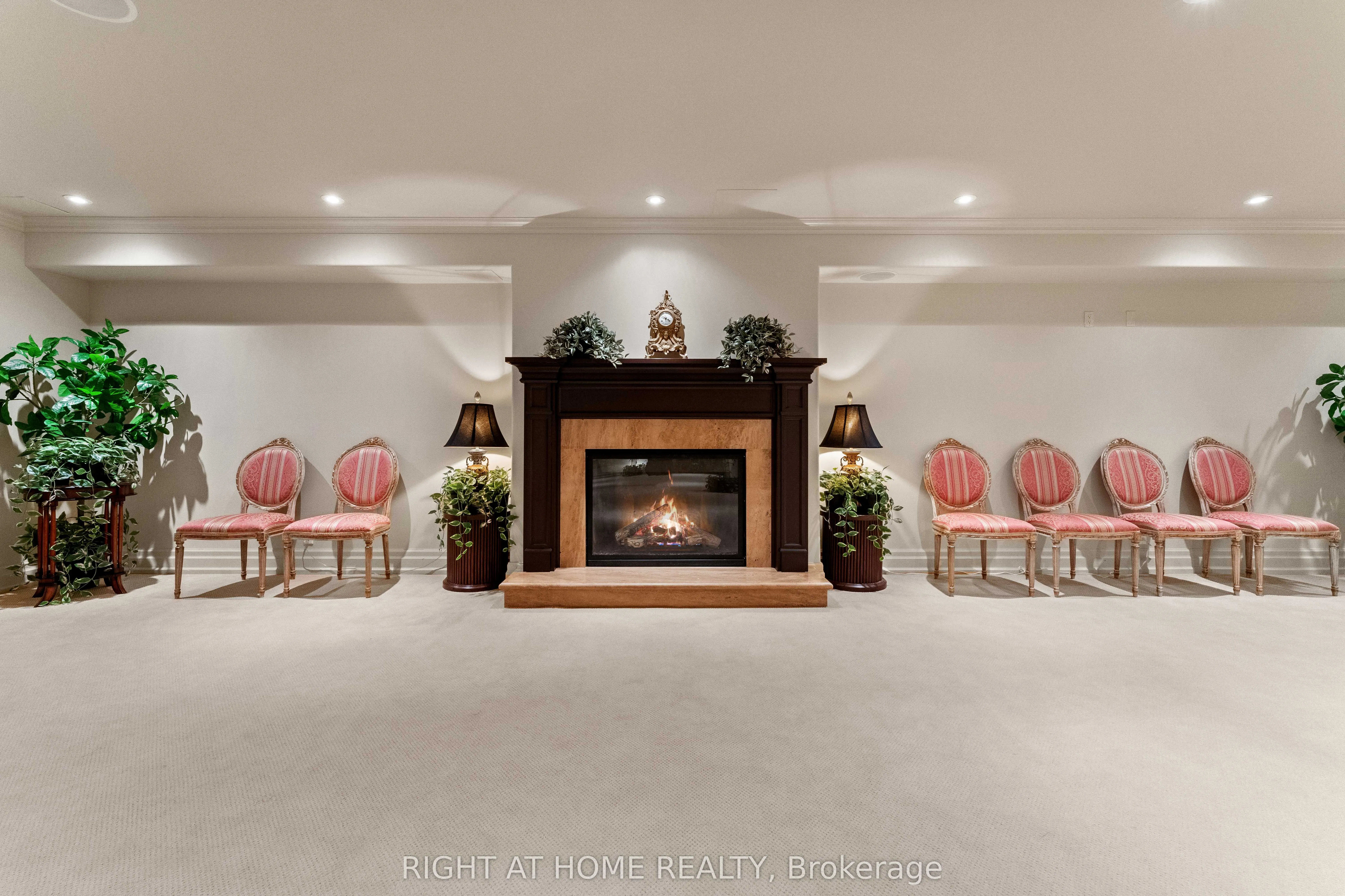 65 Kingswood Drive