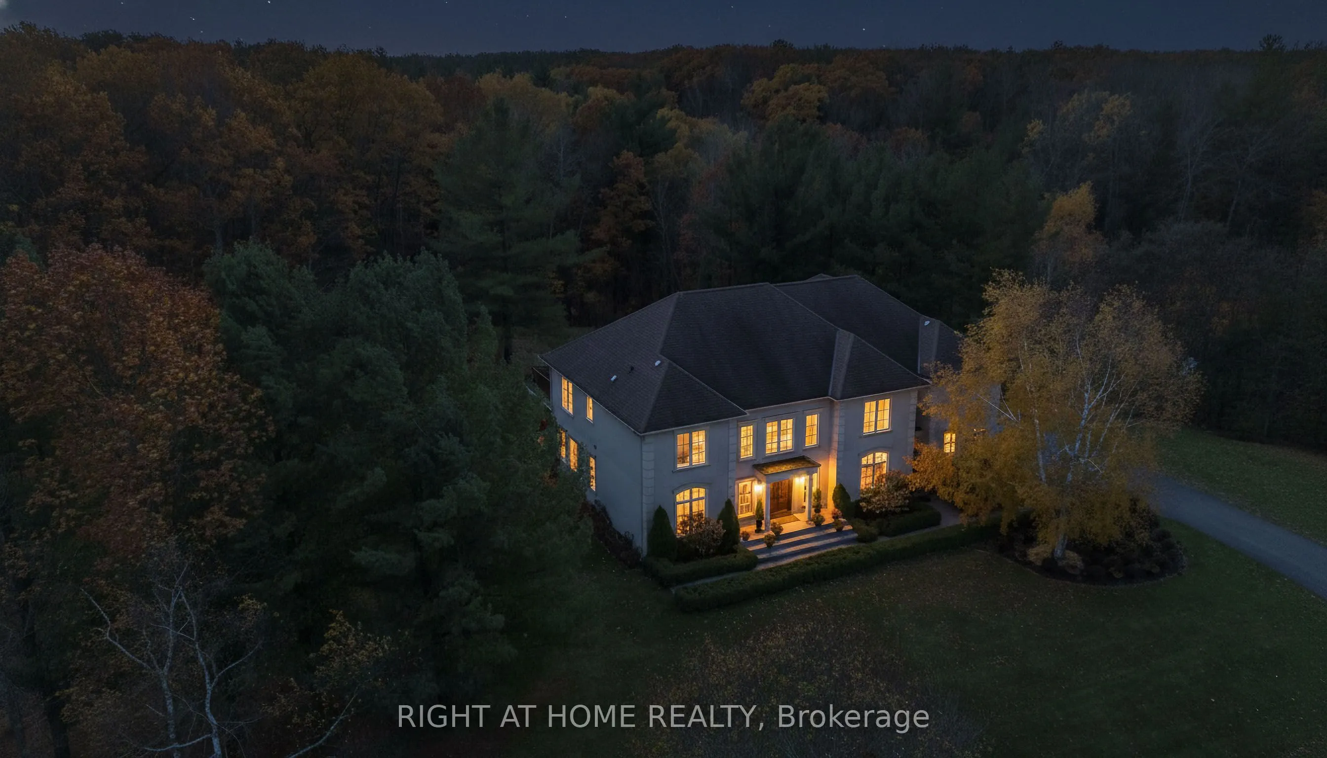 65 Kingswood Drive