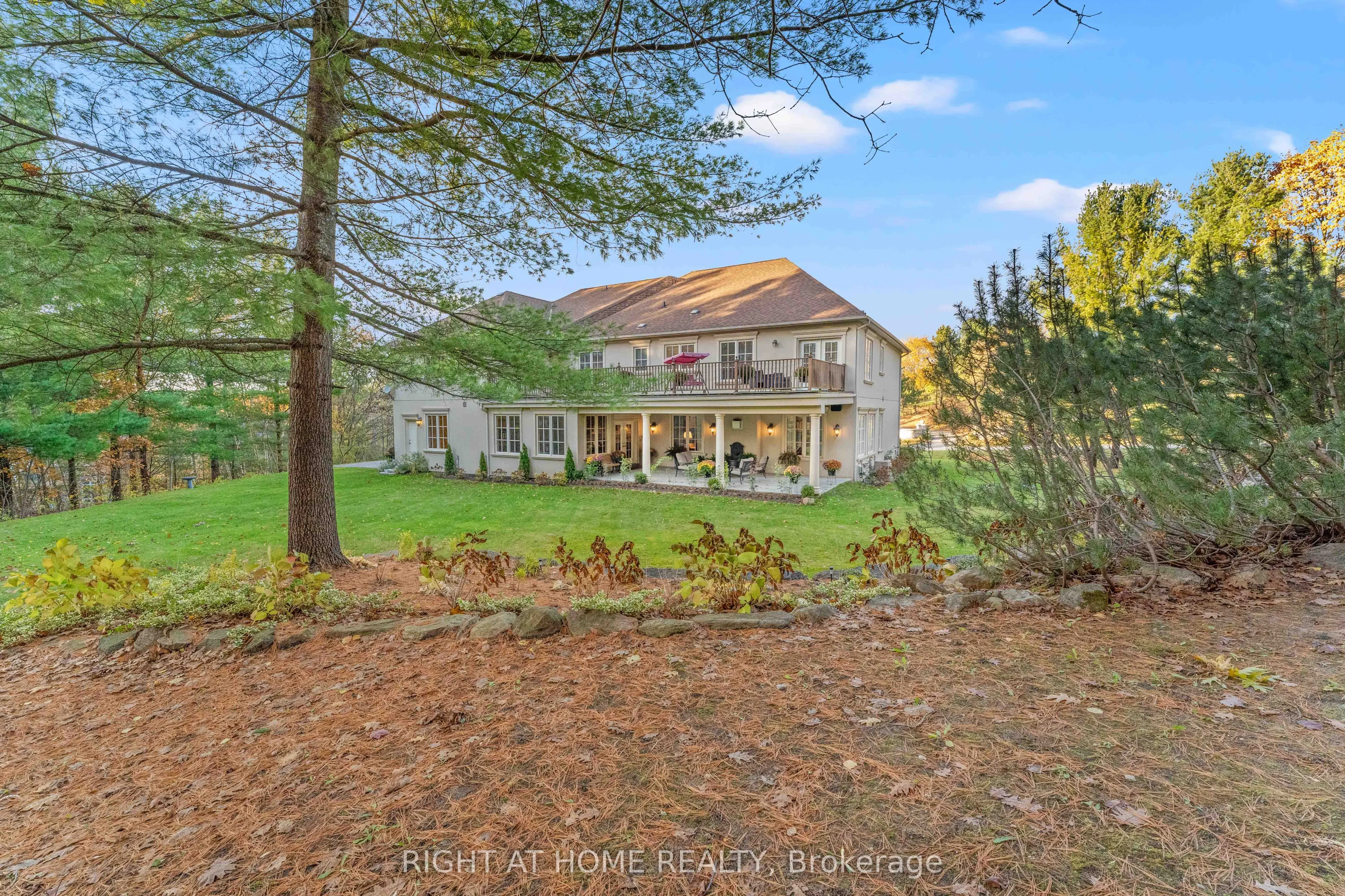 65 Kingswood Drive