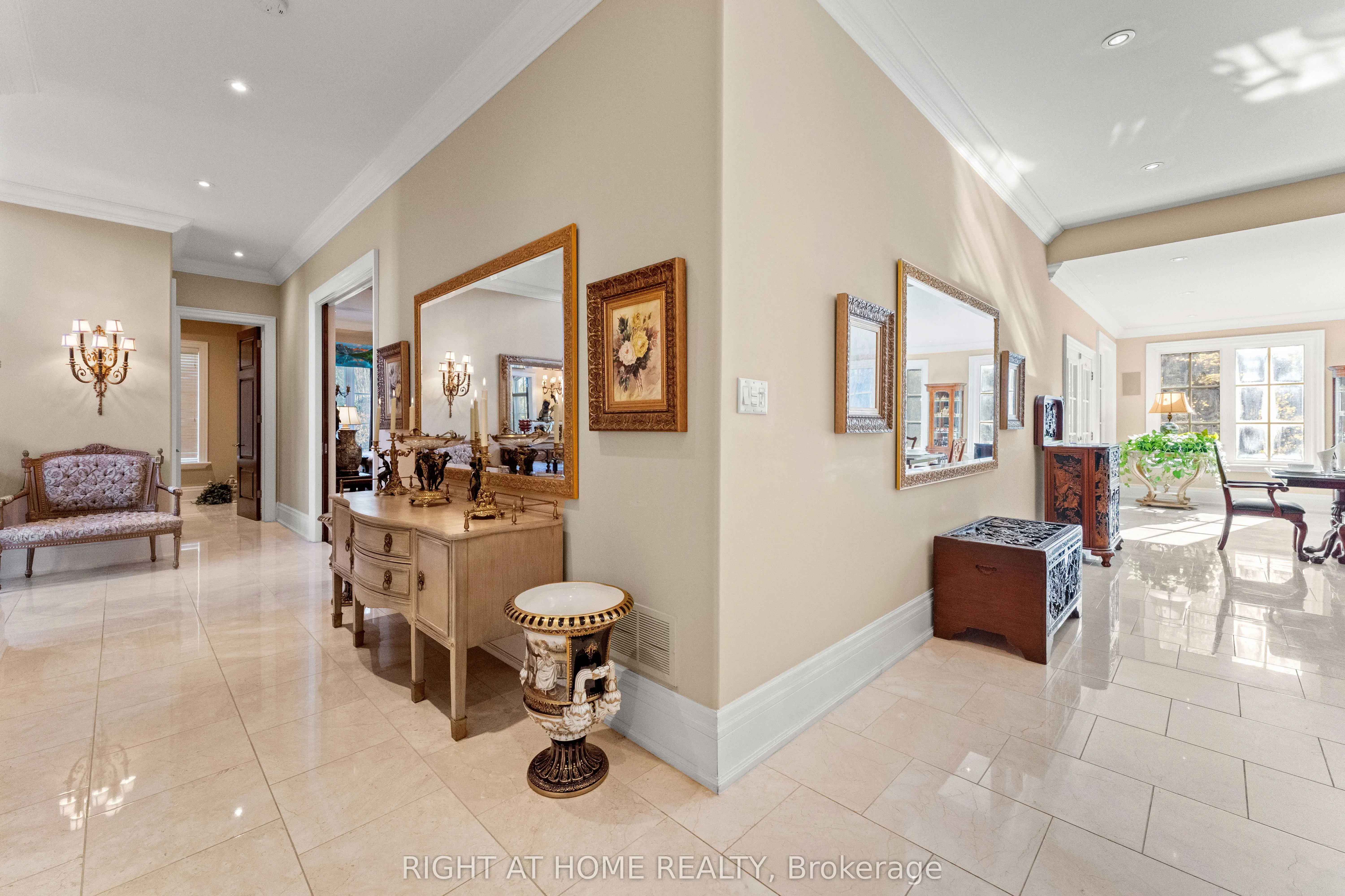 65 Kingswood Drive