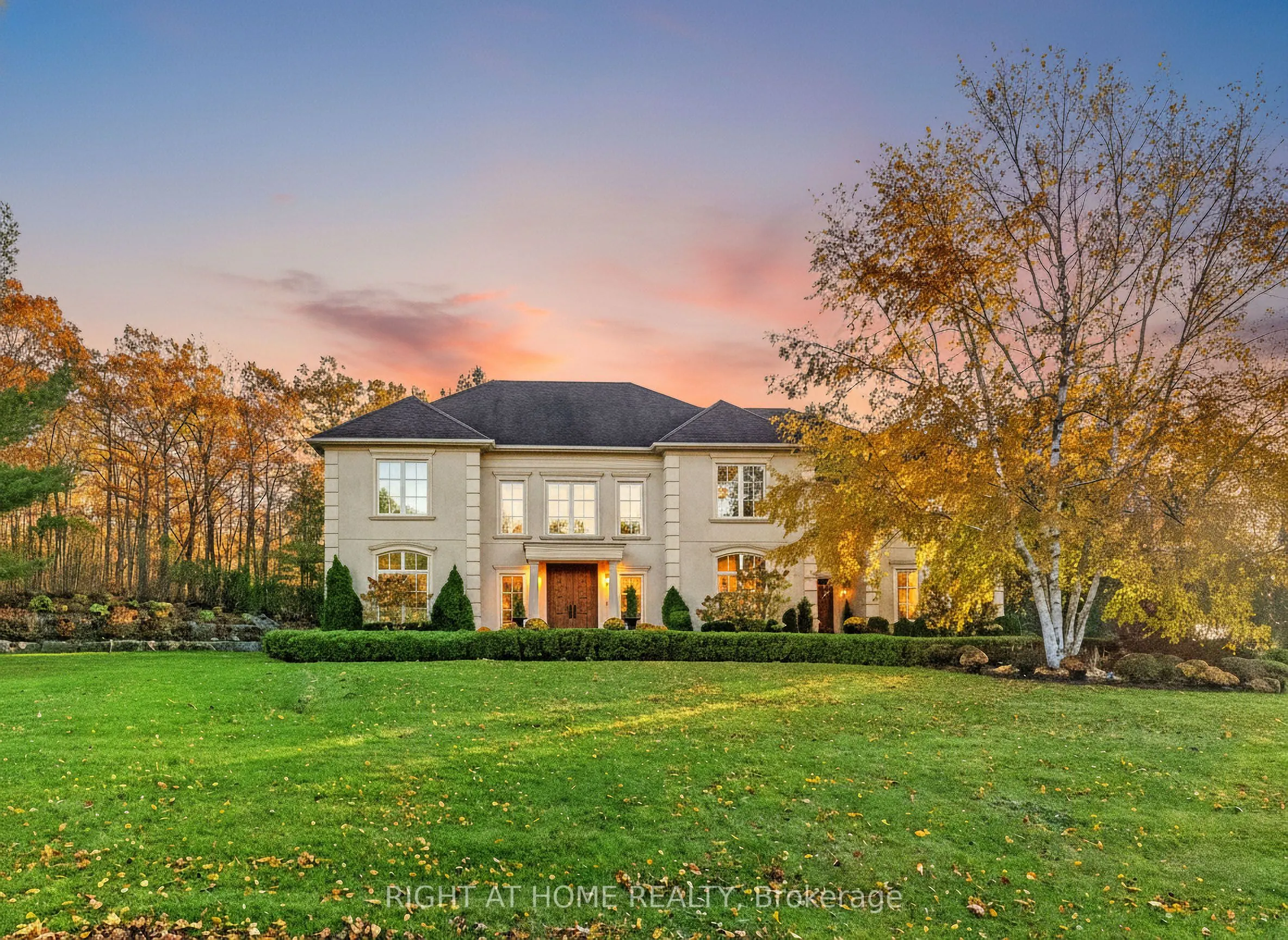 65 Kingswood Drive