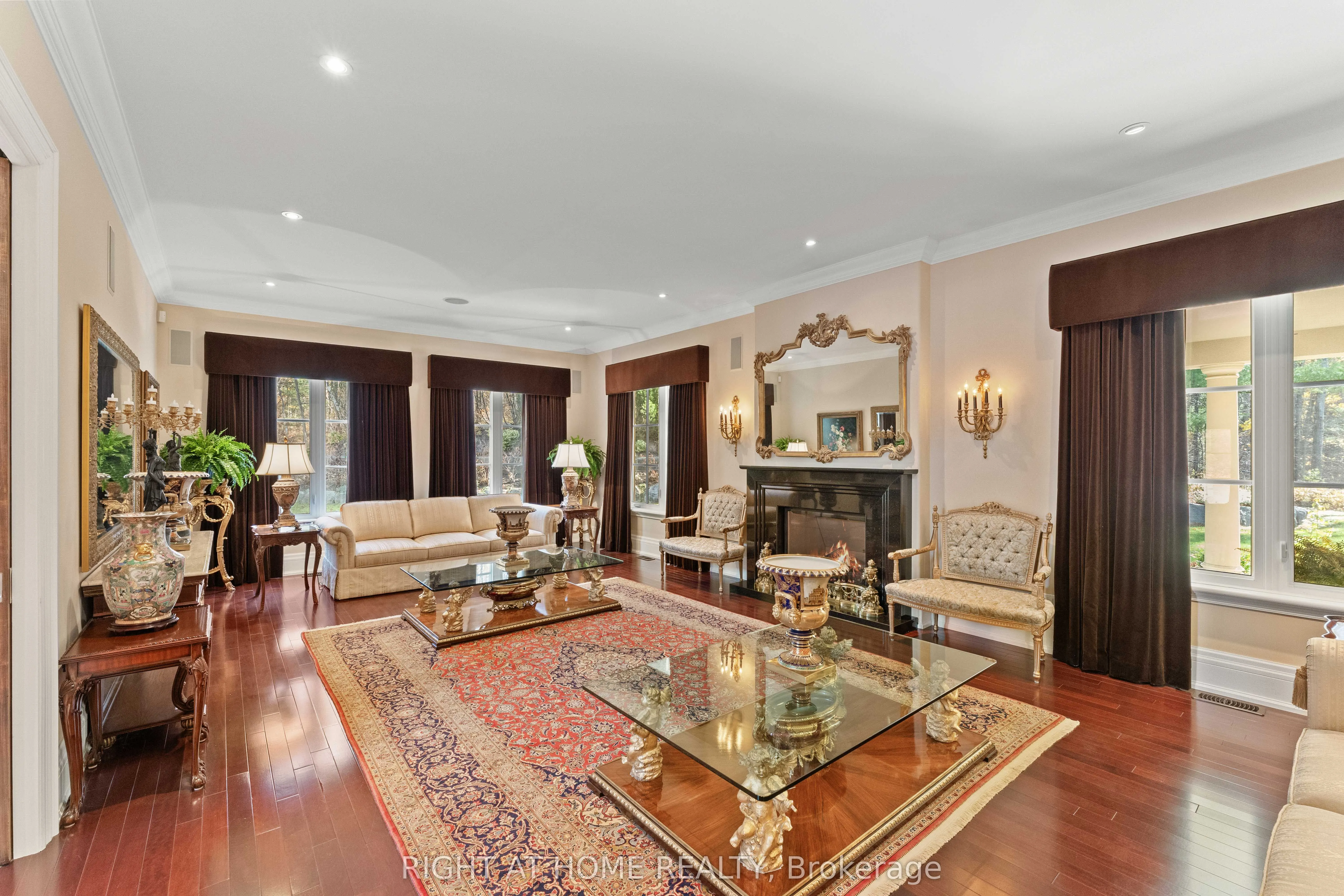 65 Kingswood Drive