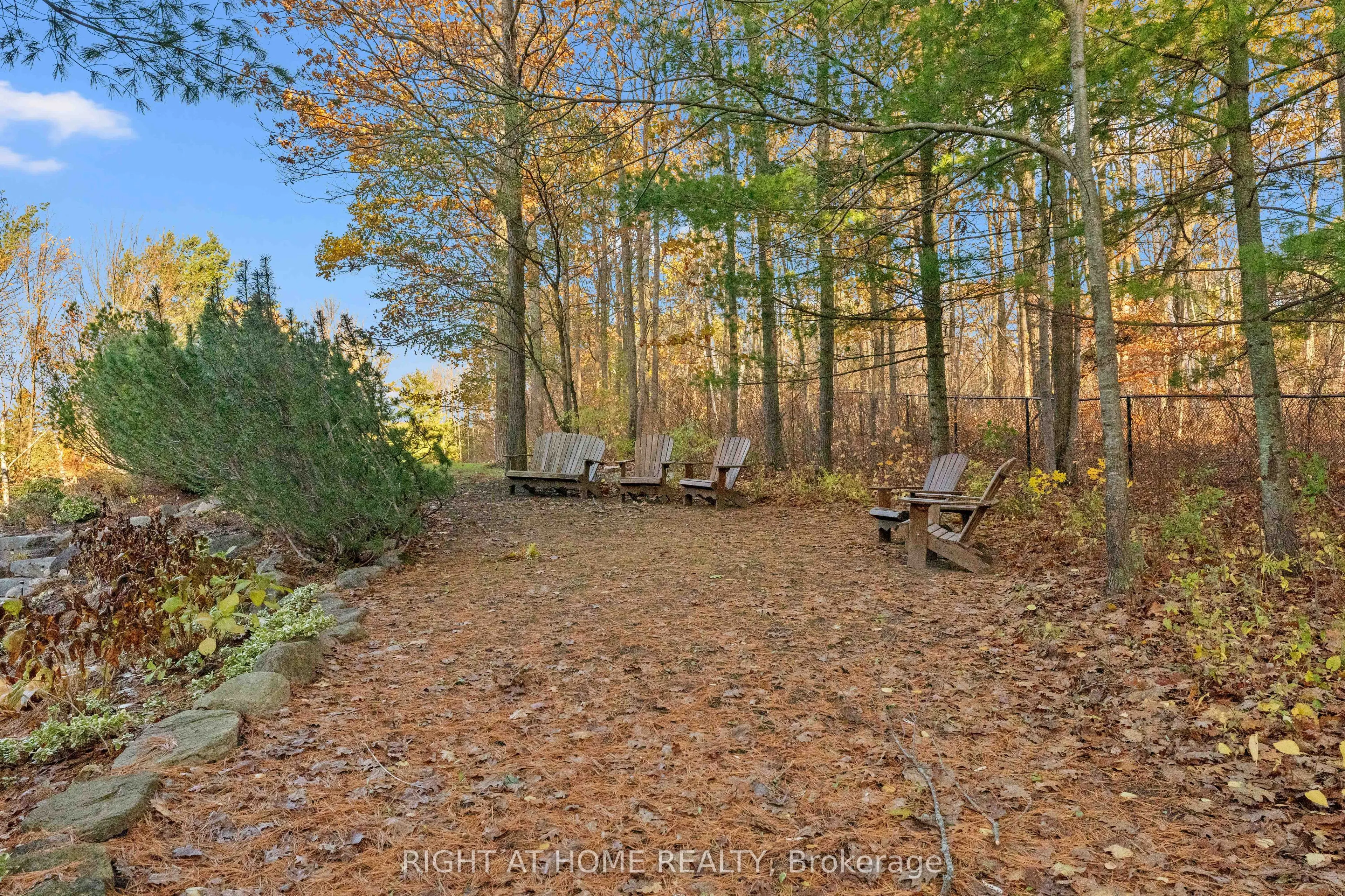 65 Kingswood Drive