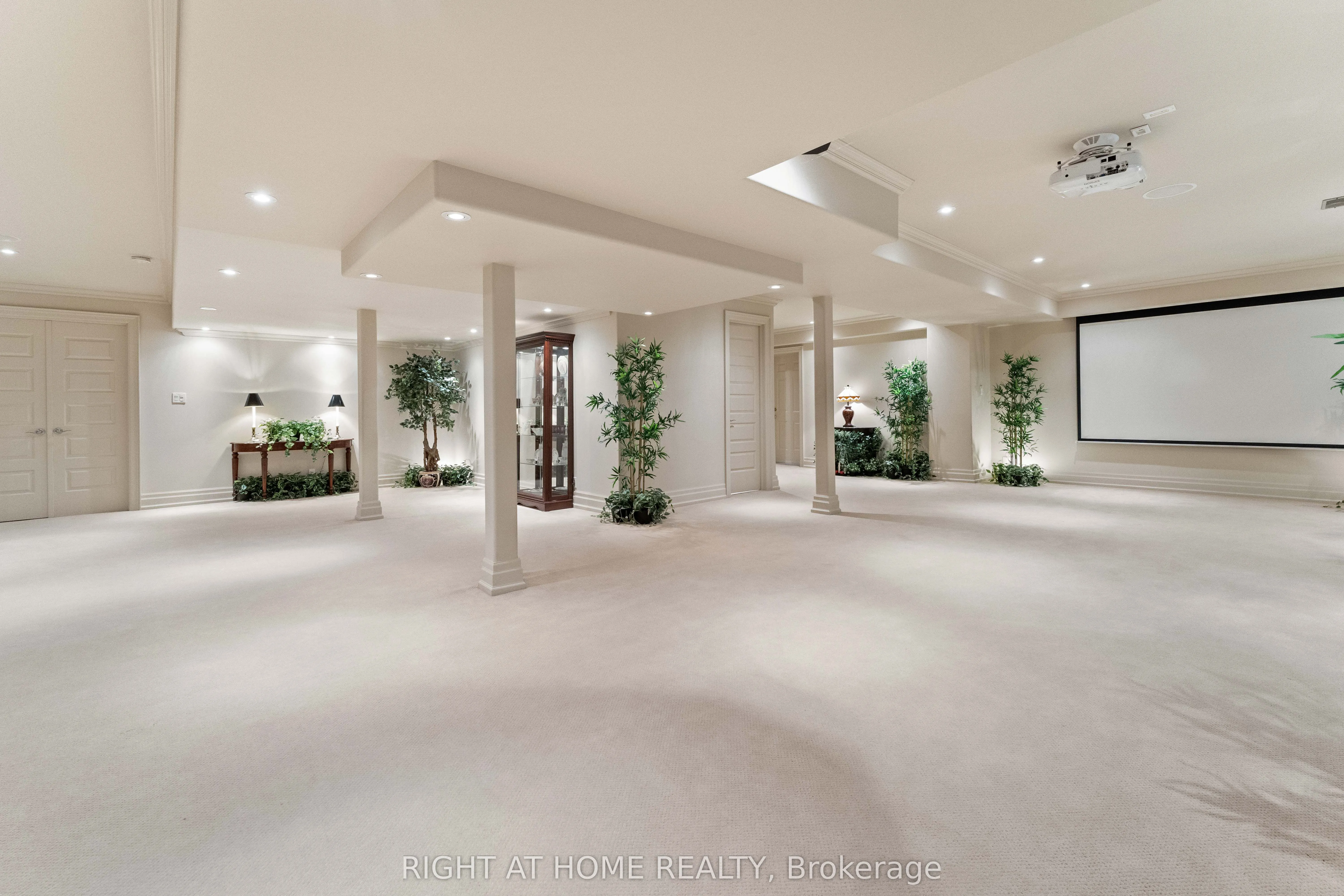 65 Kingswood Drive
