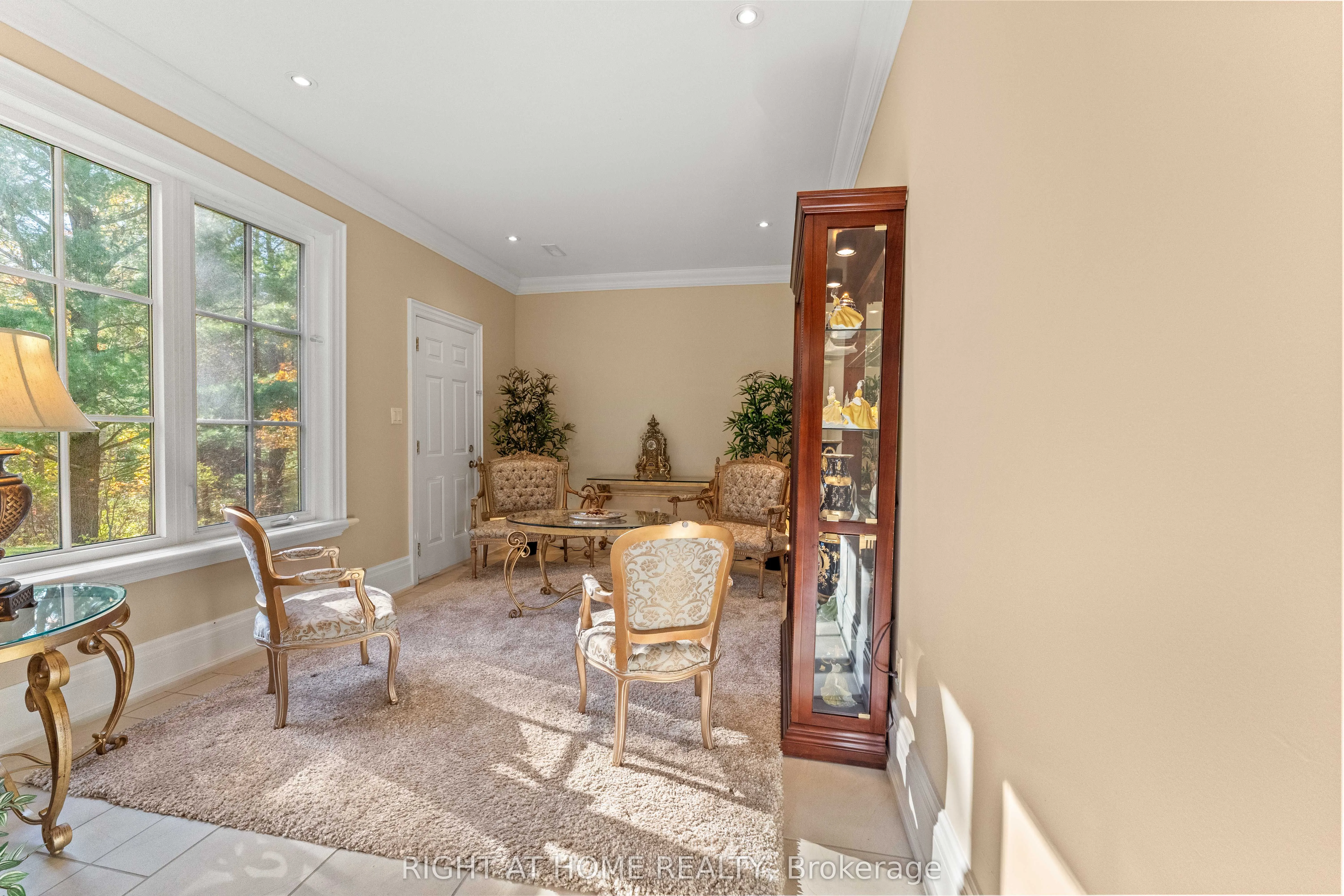 65 Kingswood Drive
