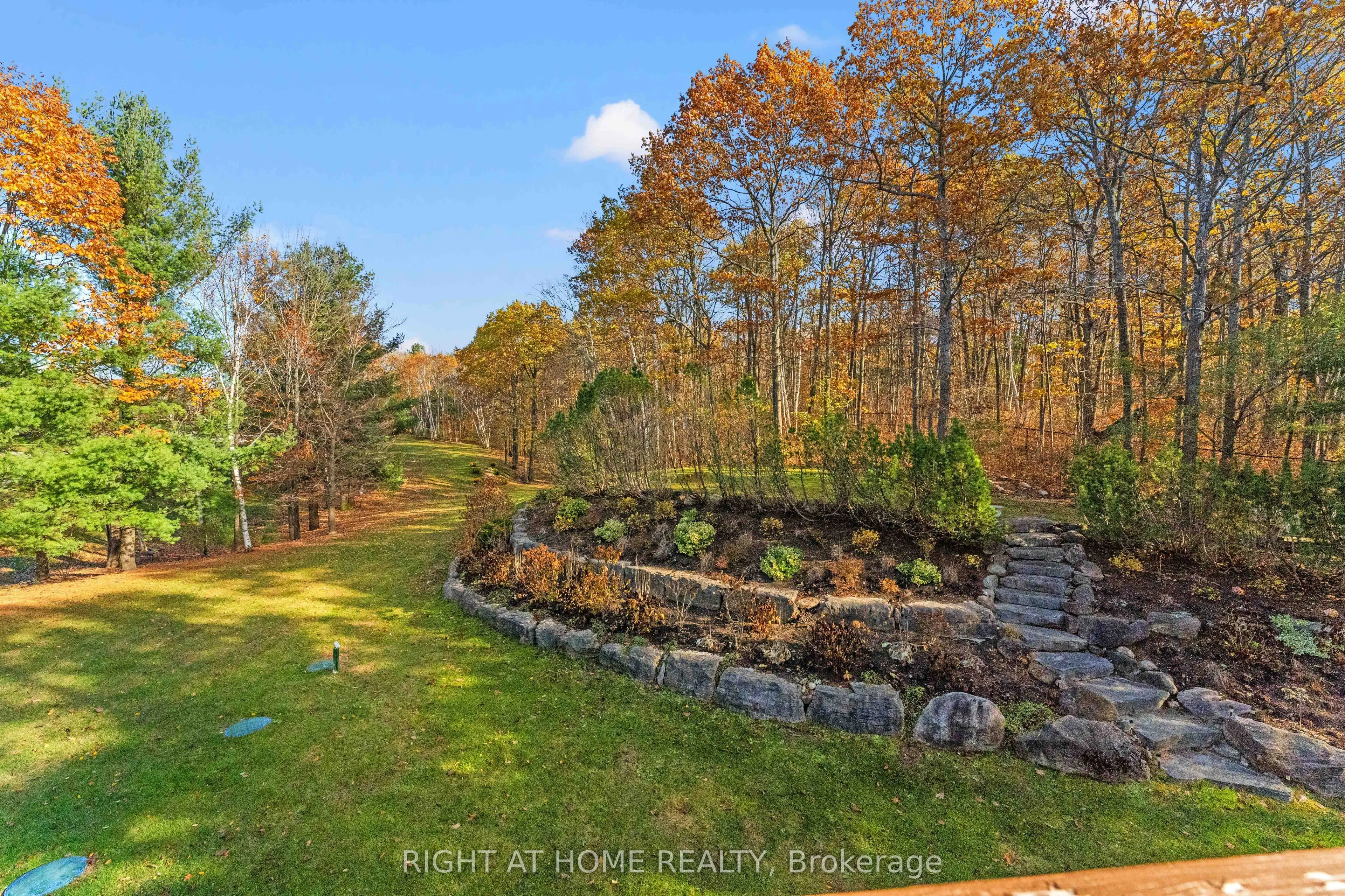 65 Kingswood Drive
