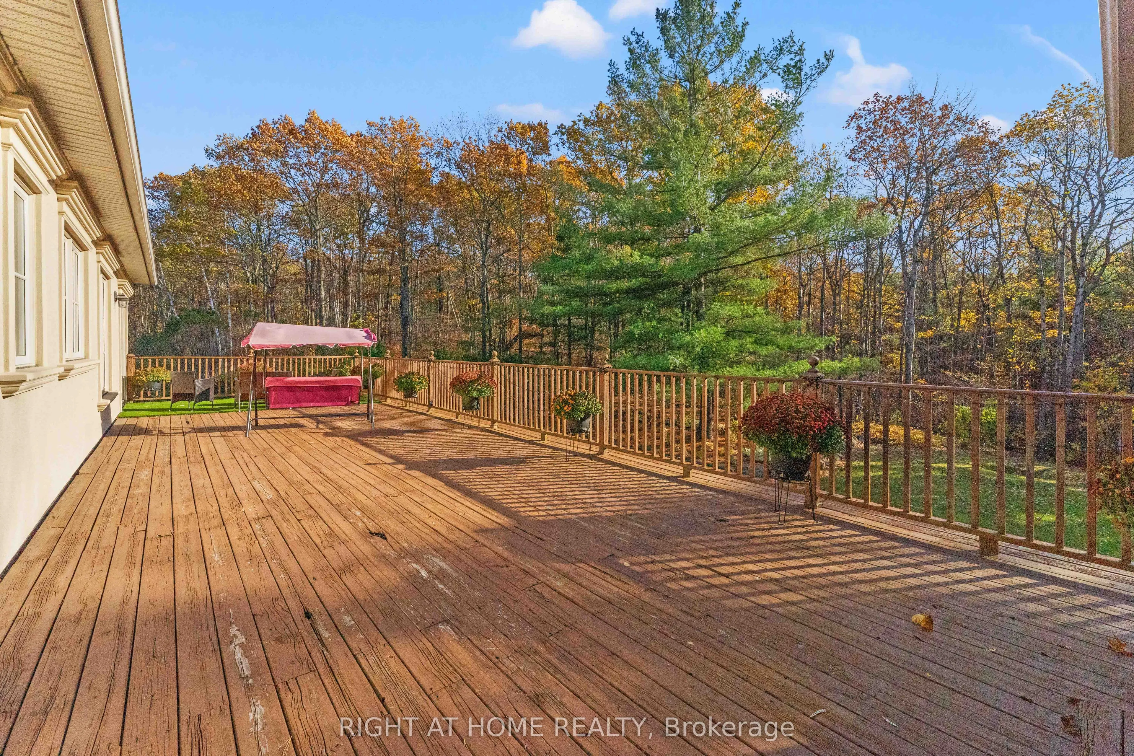 65 Kingswood Drive