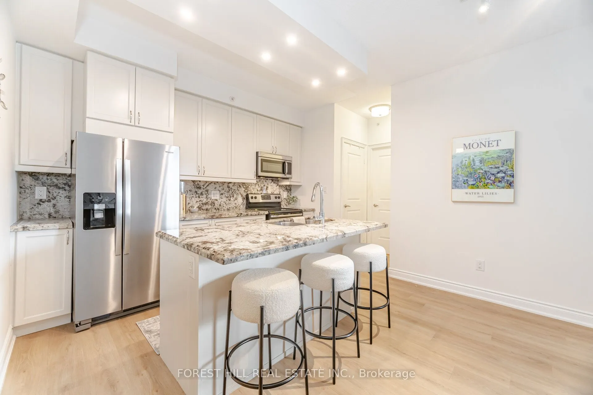 2396 Major Mackenzie Drive W #220