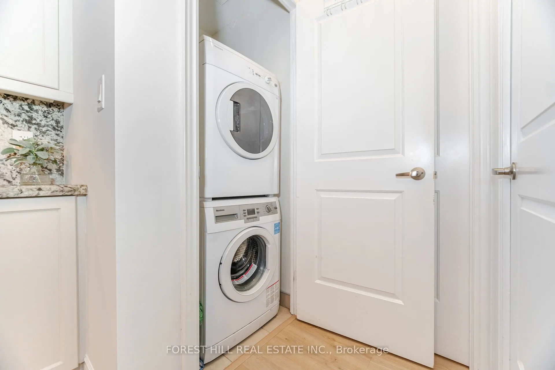 2396 Major Mackenzie Drive W #220